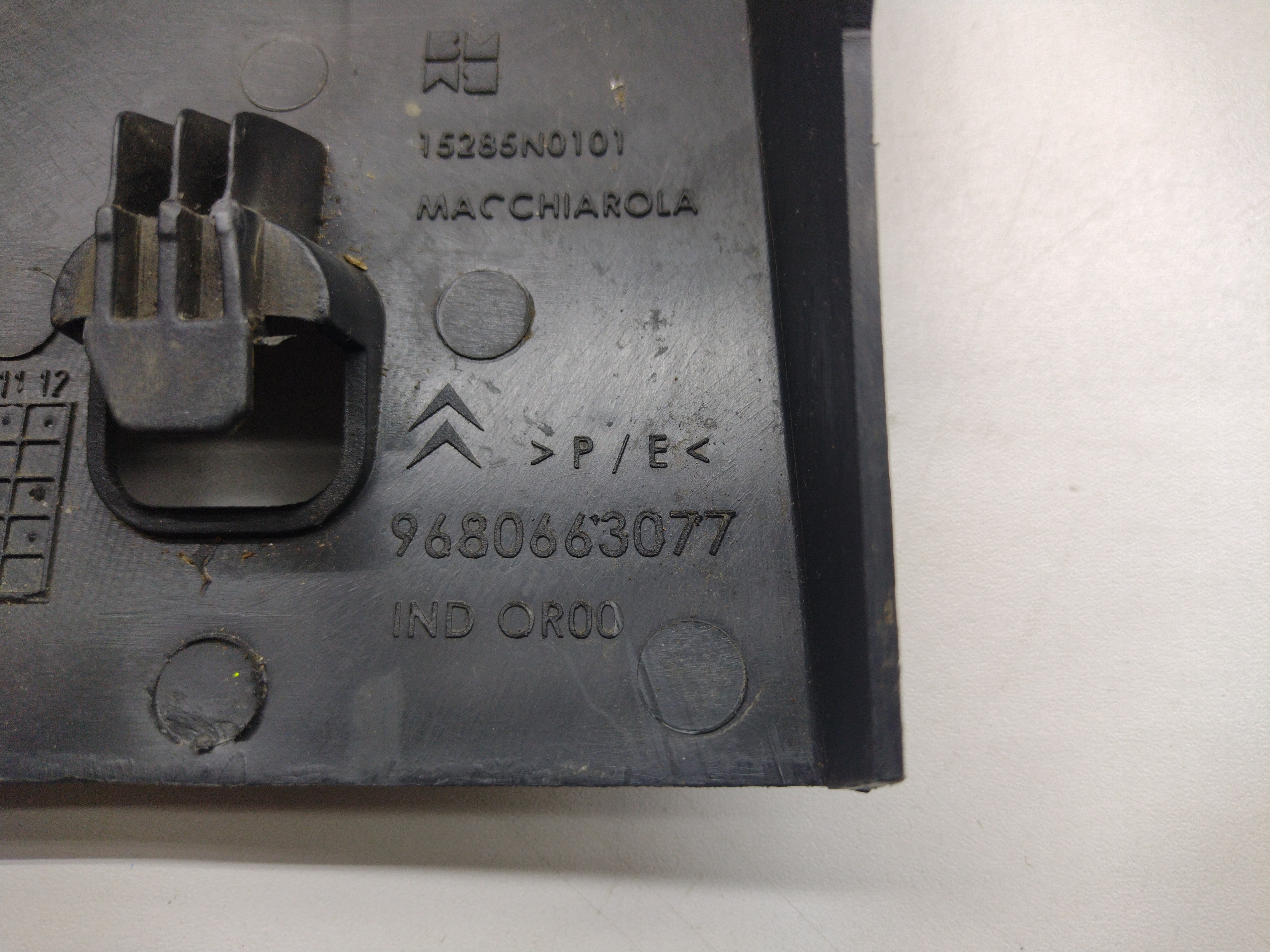 Moldura Capa Chave De Seta Inferior Citroen C3 2011 6