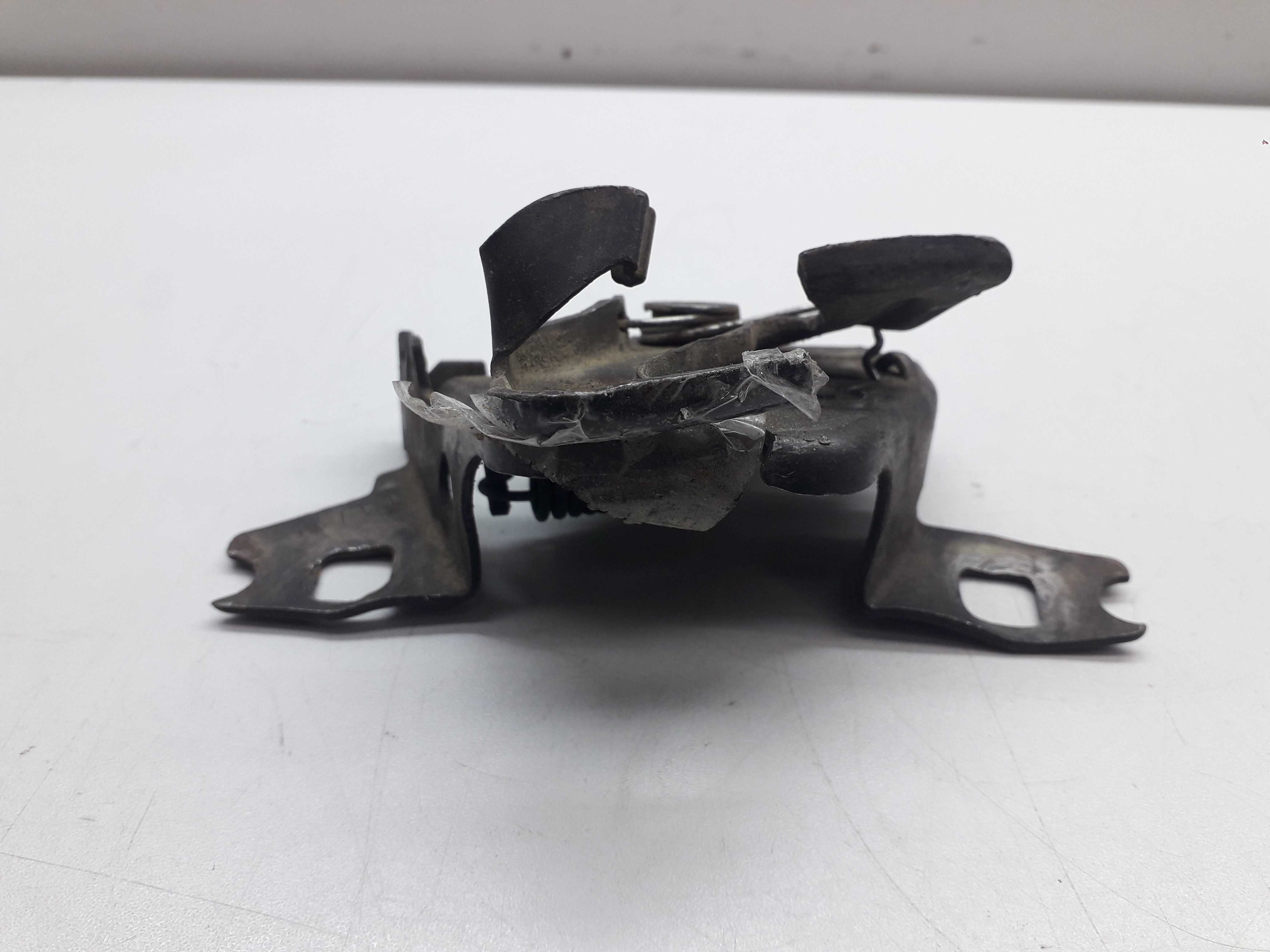 Fechadura Trava Capô Vw Golf 1995 3