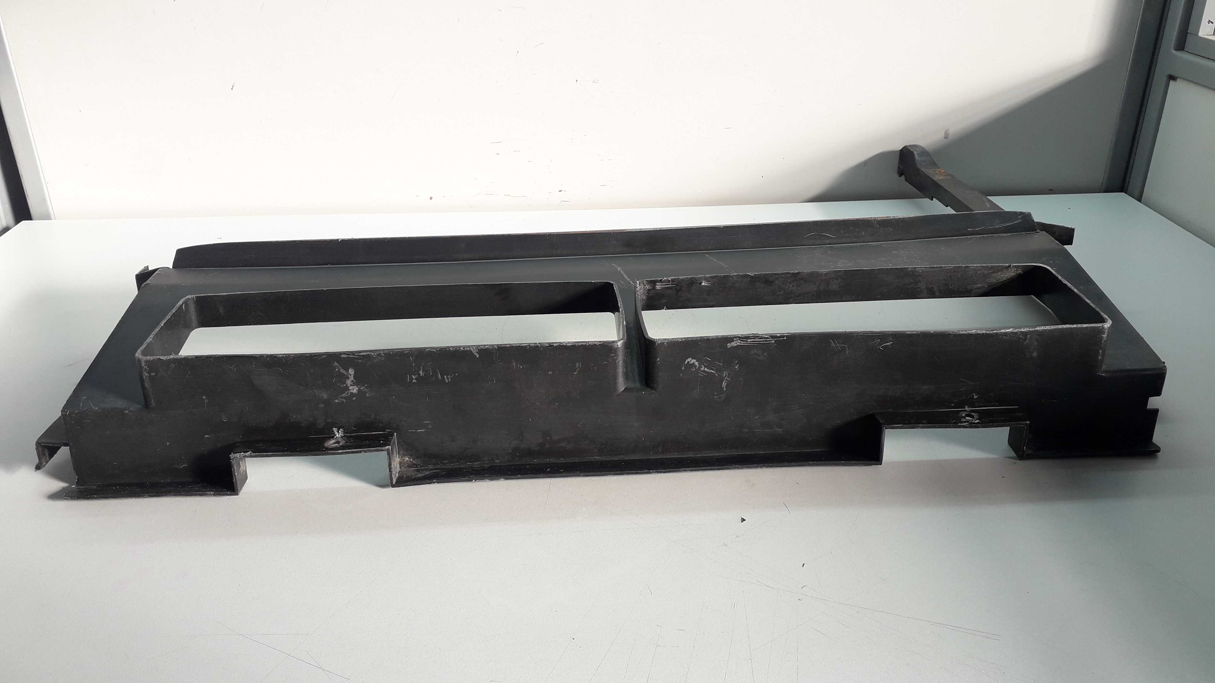 Suporte Do Defletor Radiador Mercedes C220 1995 3