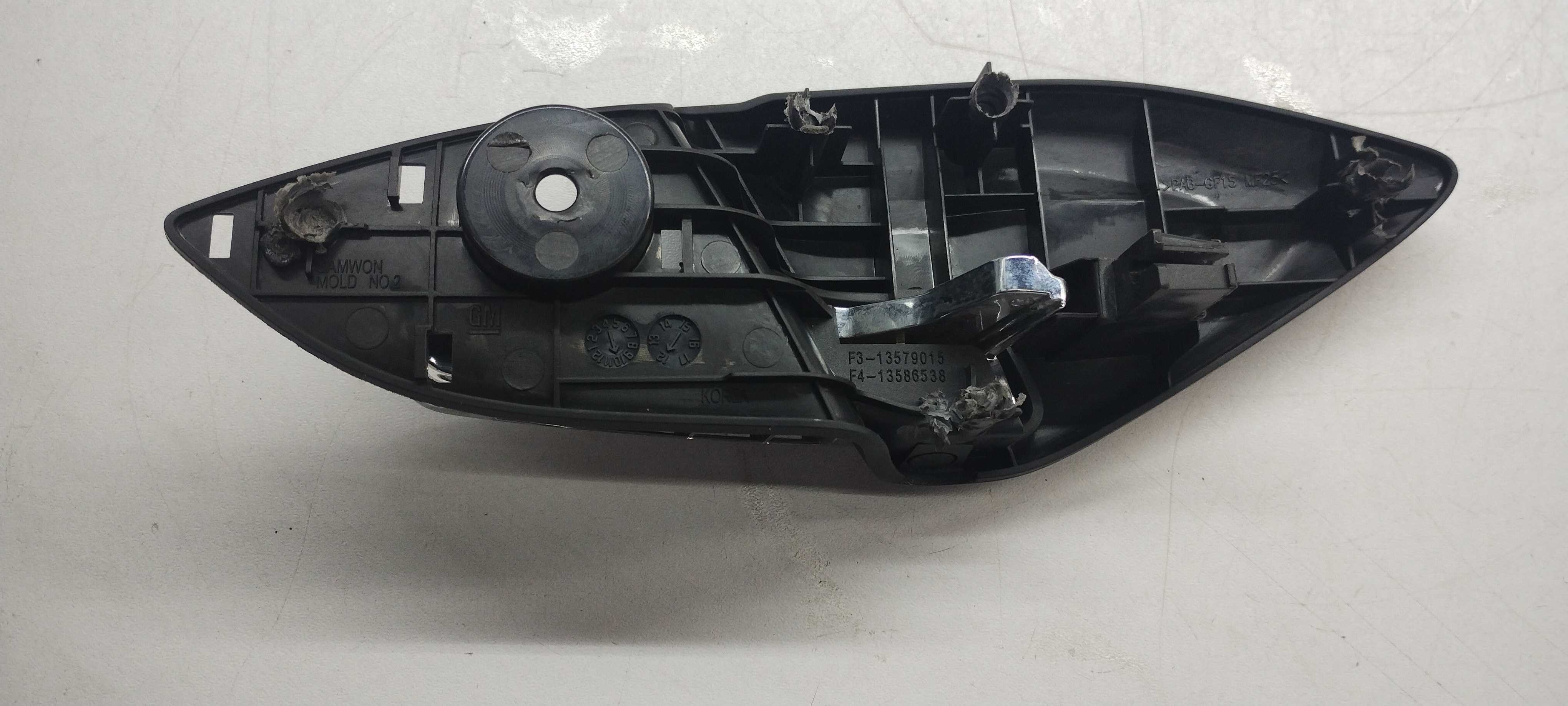 Maçaneta Interna Dianteira Esquerda Chevrolet Onix 16/19 3