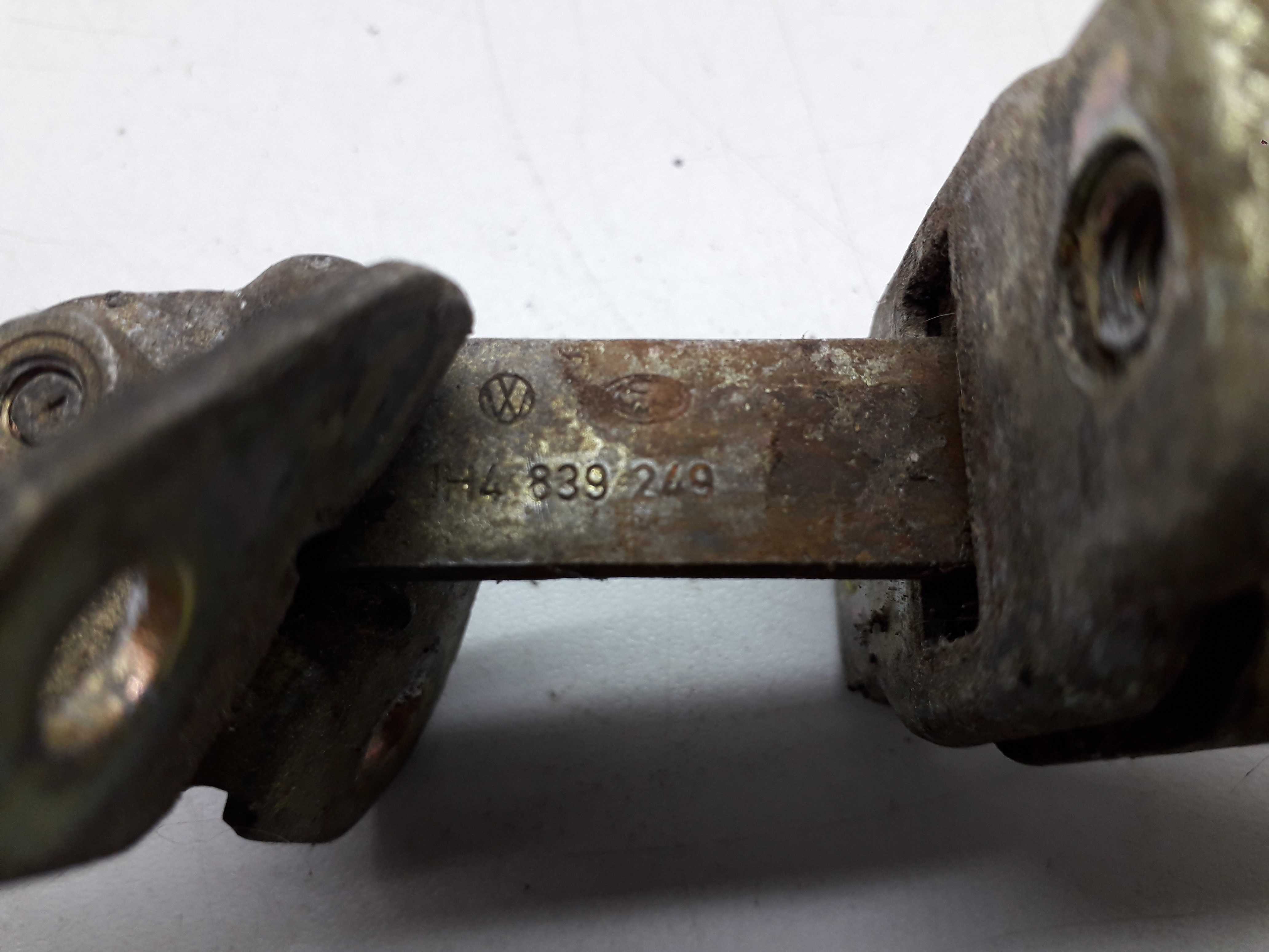 Limitador Porta Traseira Vw Golf 1995 7