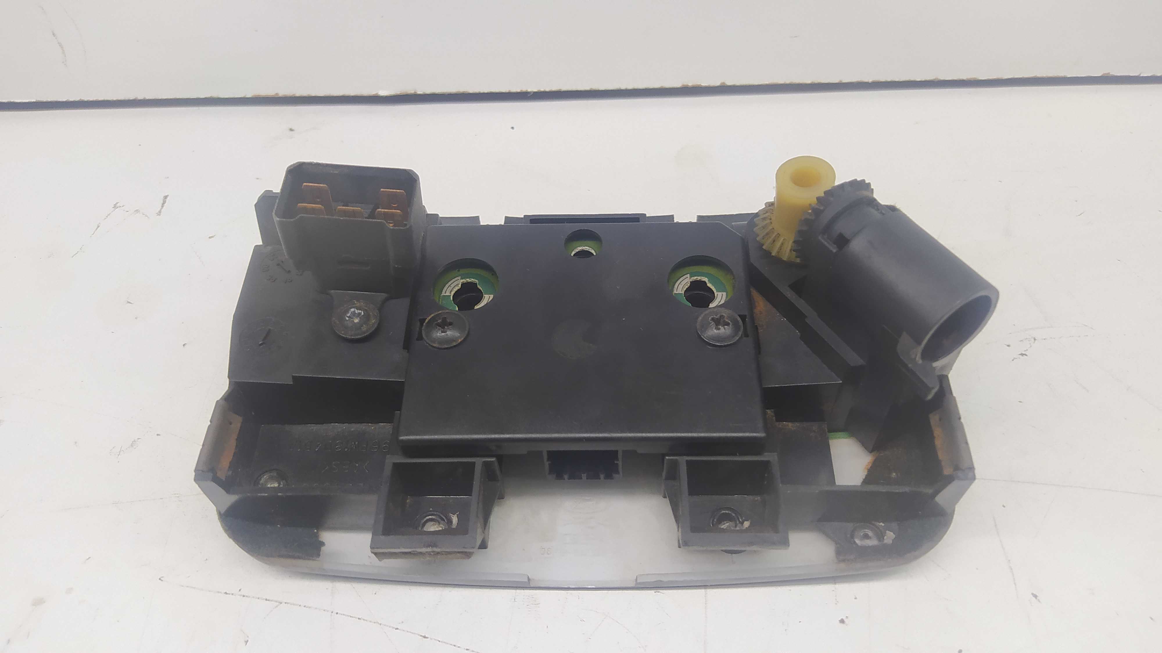 Comando De Ar Quente/frio Ford Fiesta 97 4