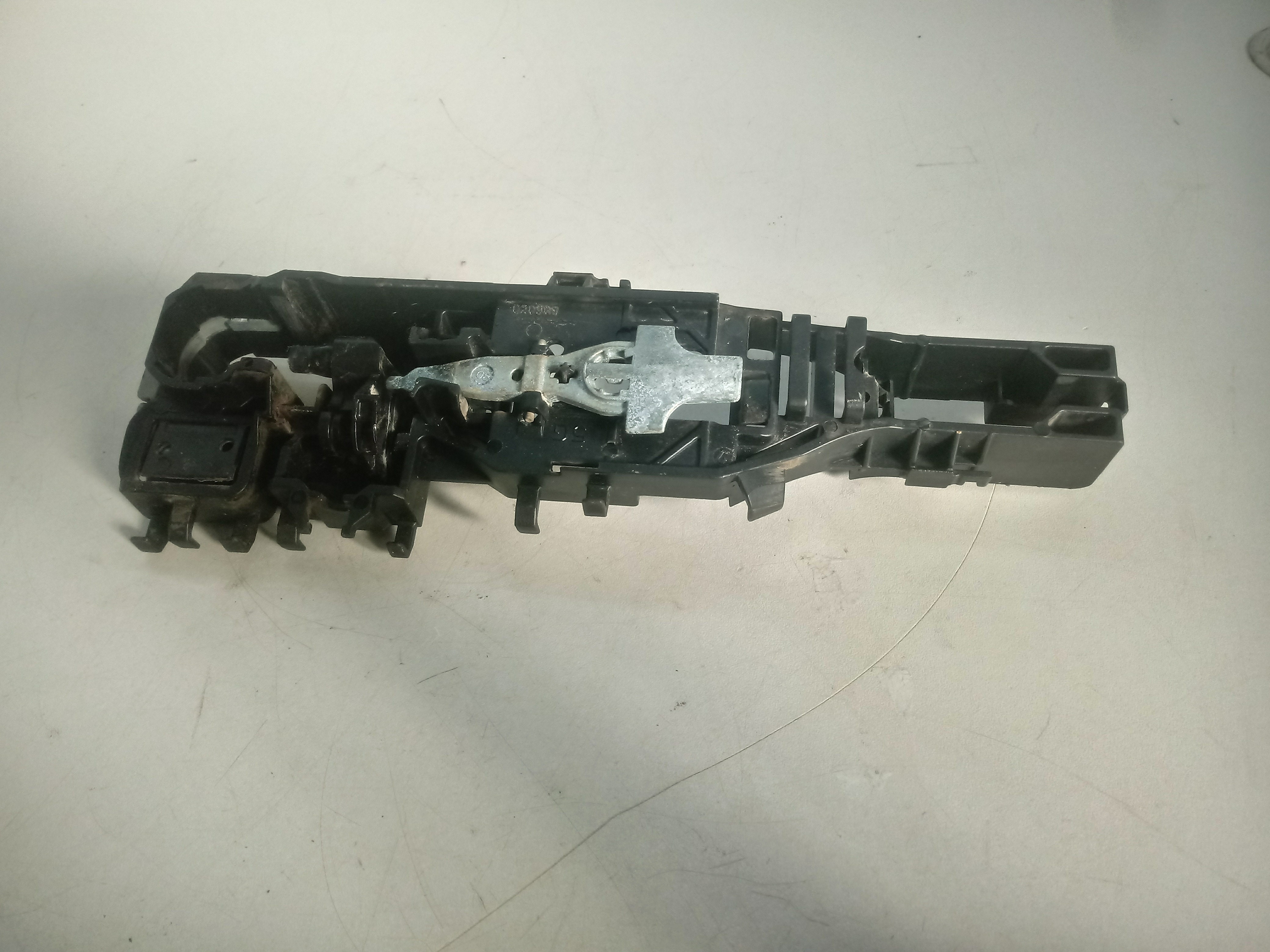 Suporte Maçaneta Externa Diant Esq.renault Megane 8/12 2
