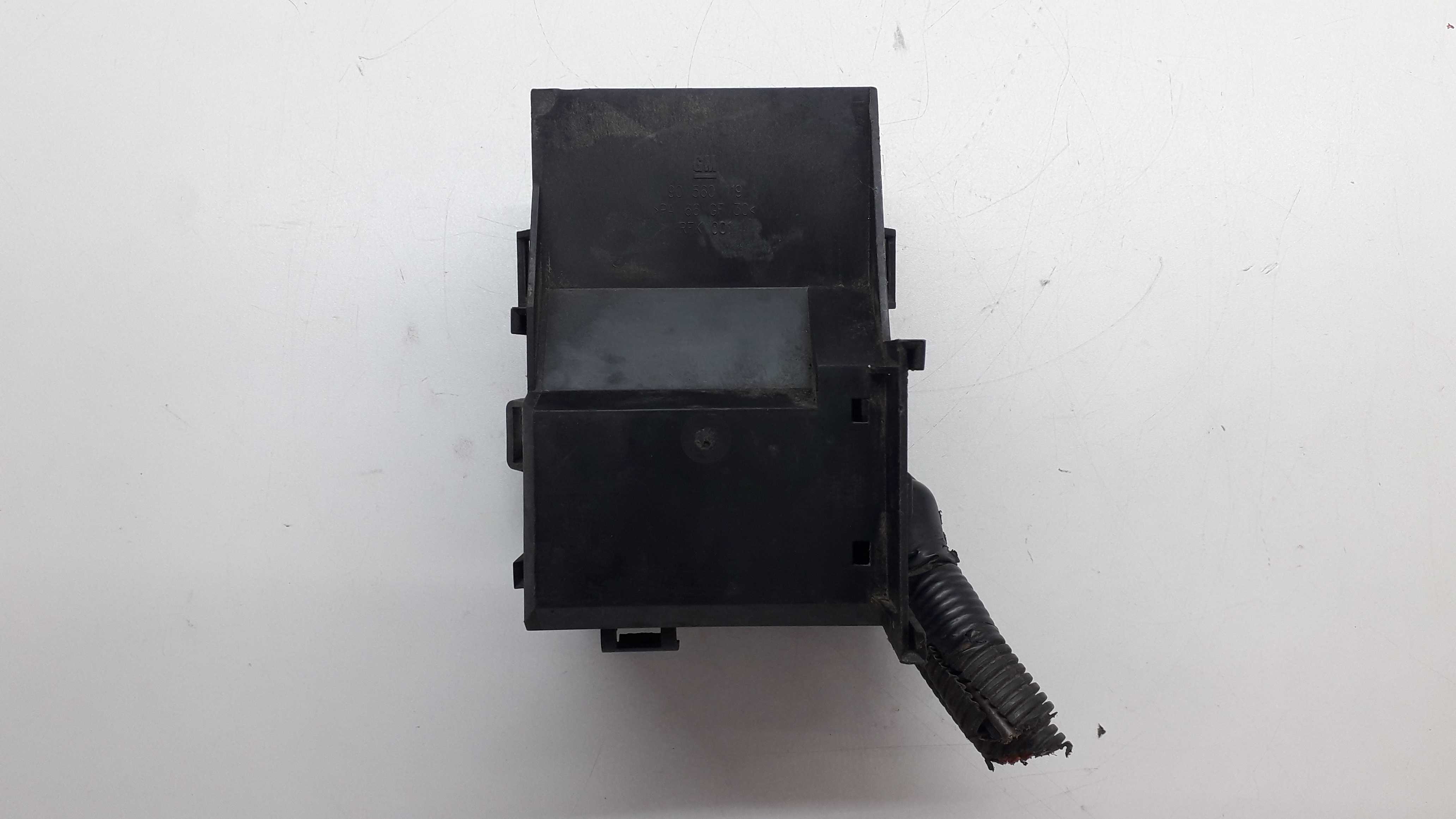 Caixa De Fusível Externa Gm Vectra 2005 1