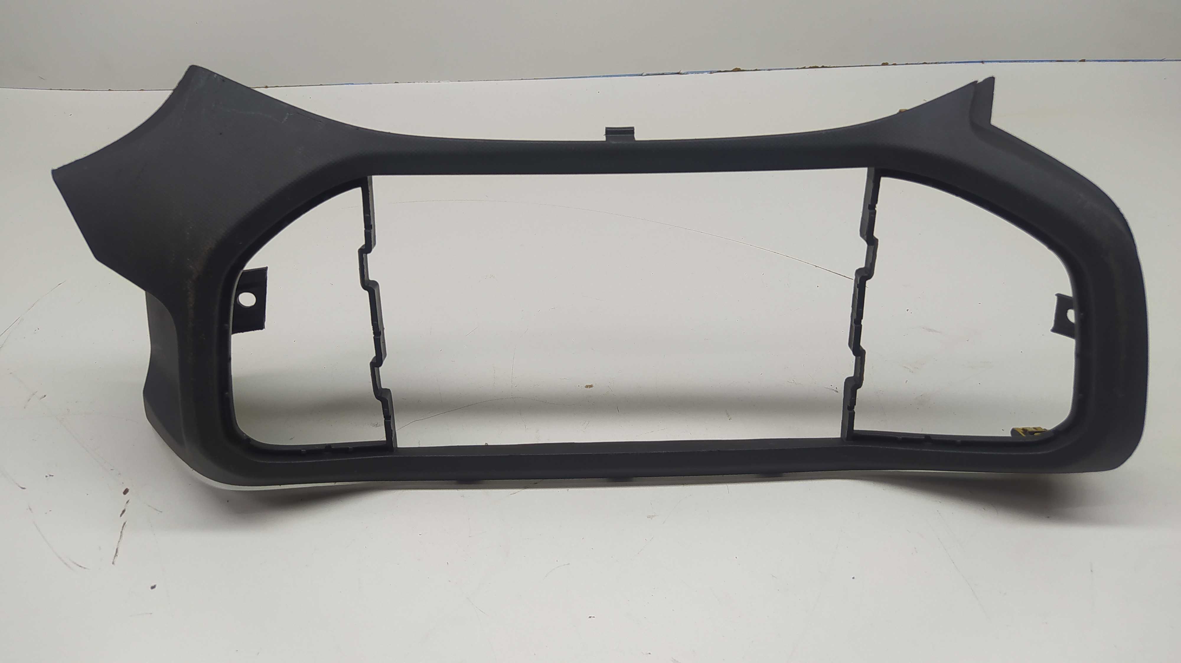 Moldura Central Painel Multimídia Gm Onix 2013 1