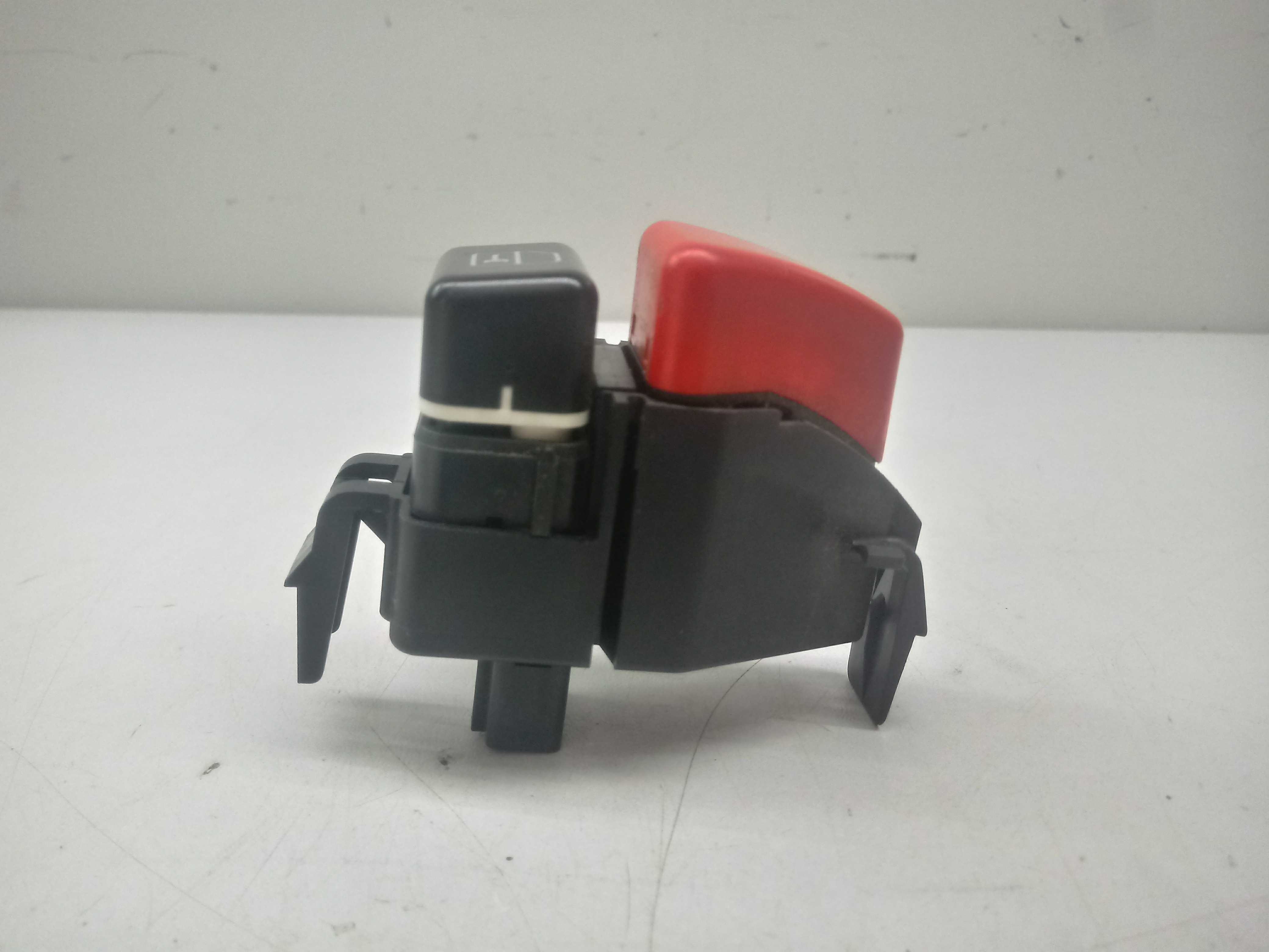 Botao Pisca Alerta Mercedes A190 A160 99/05 Vermelho 3