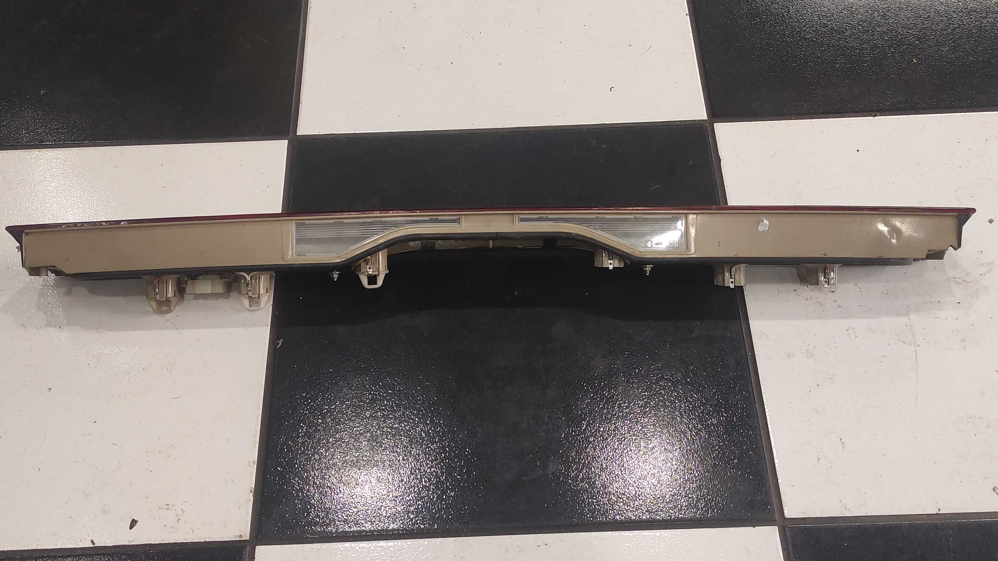 Aplique Tampa Porta Malas Alfa Romeo 164 2