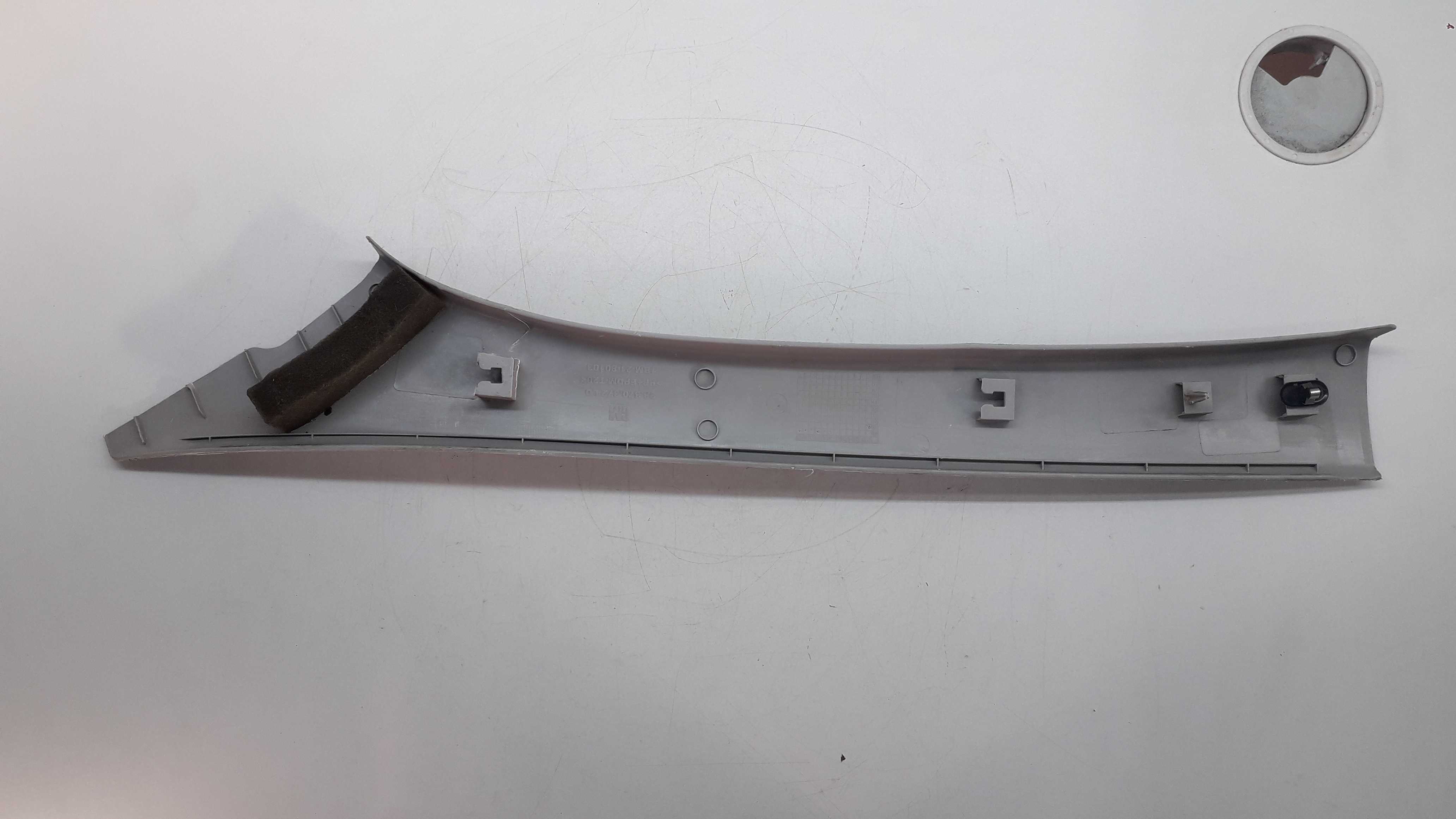 Moldura Coluna Parabrisa Lado Direito Gm Vectra 2006/2011 4