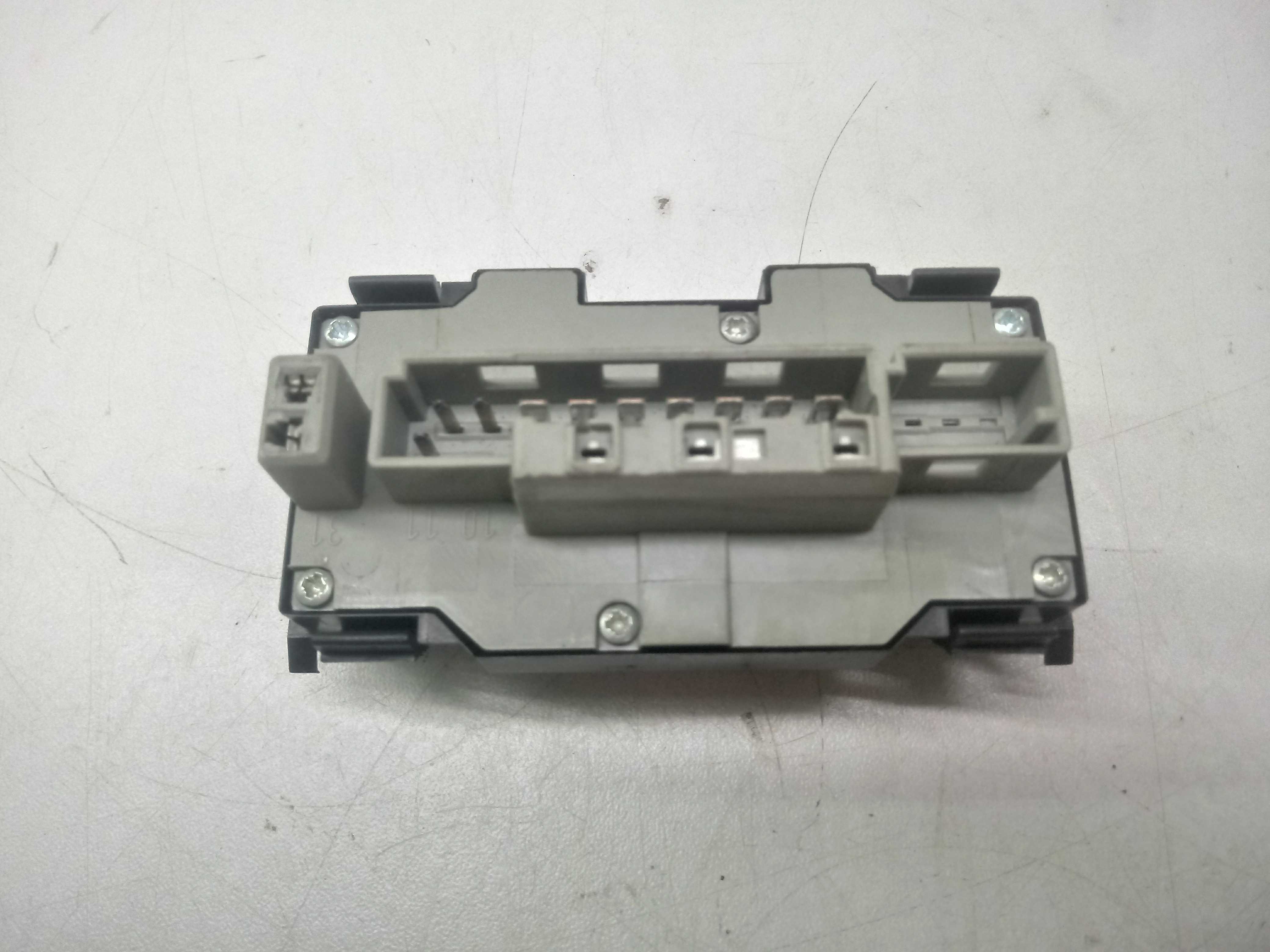 Botao Pisca Alerta Mercedes C180 C230 C280 2