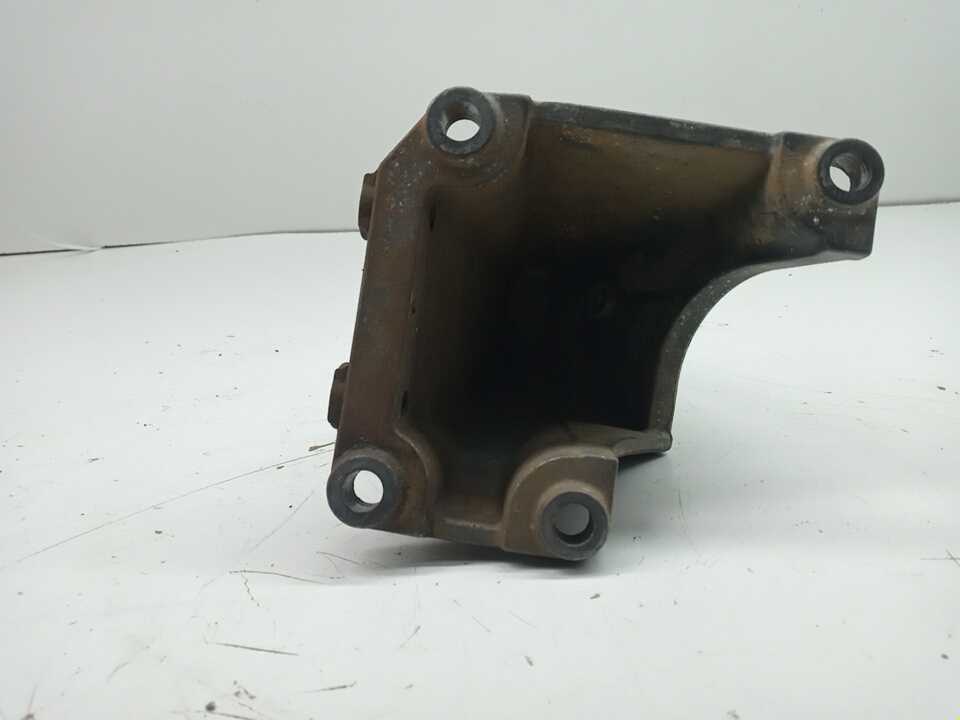Suporte Do Motor Lado Esquerdo  Tracker 3