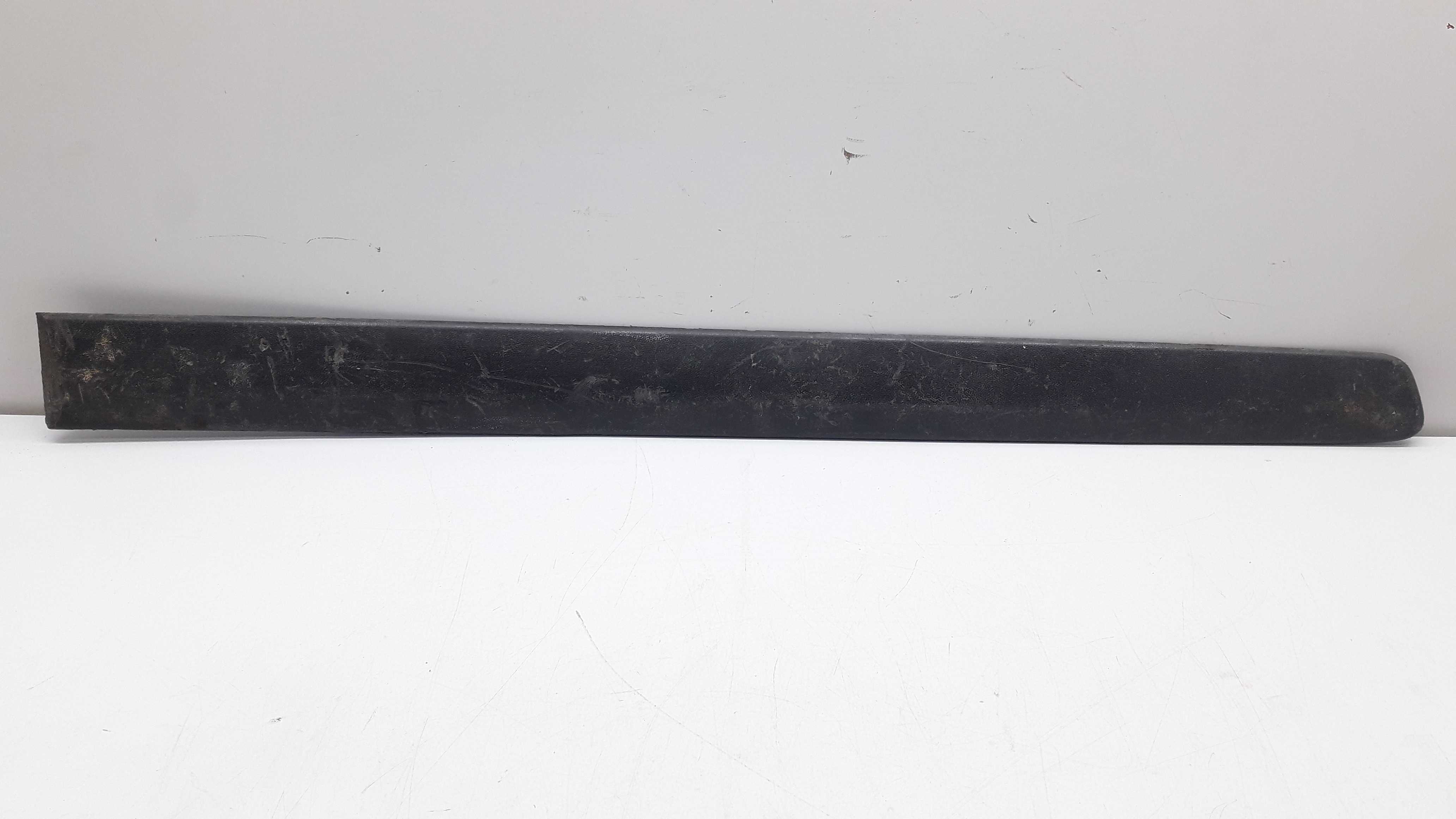 Friso Da Porta Traseira Direita Volkswagen Polo 02/14