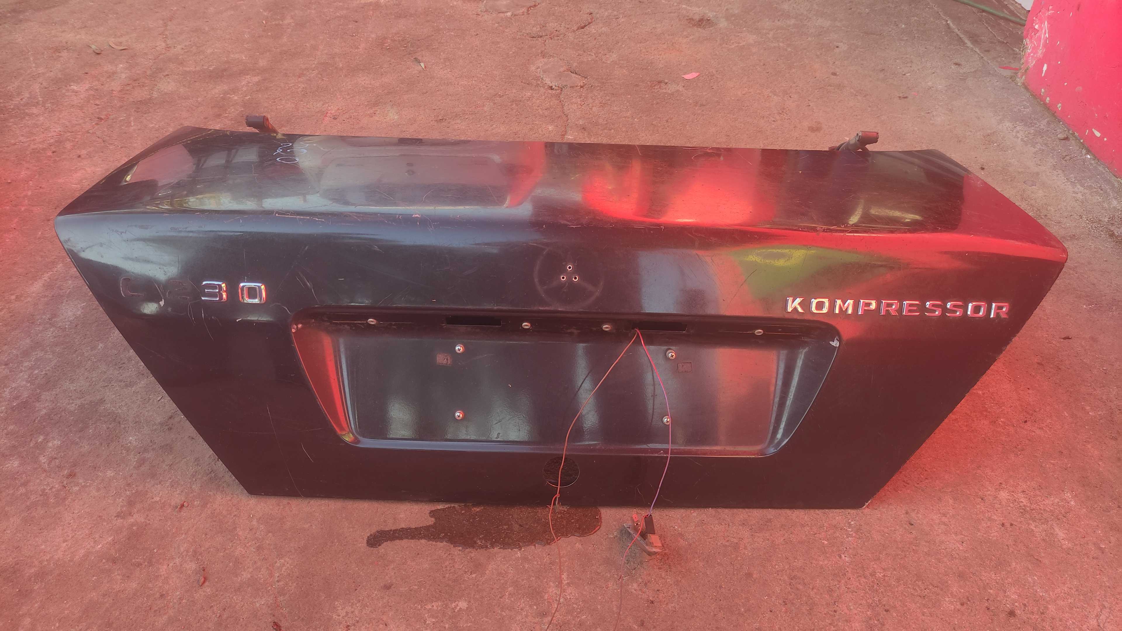 Tampa Traseira Mercedes C230 Kompressor 3