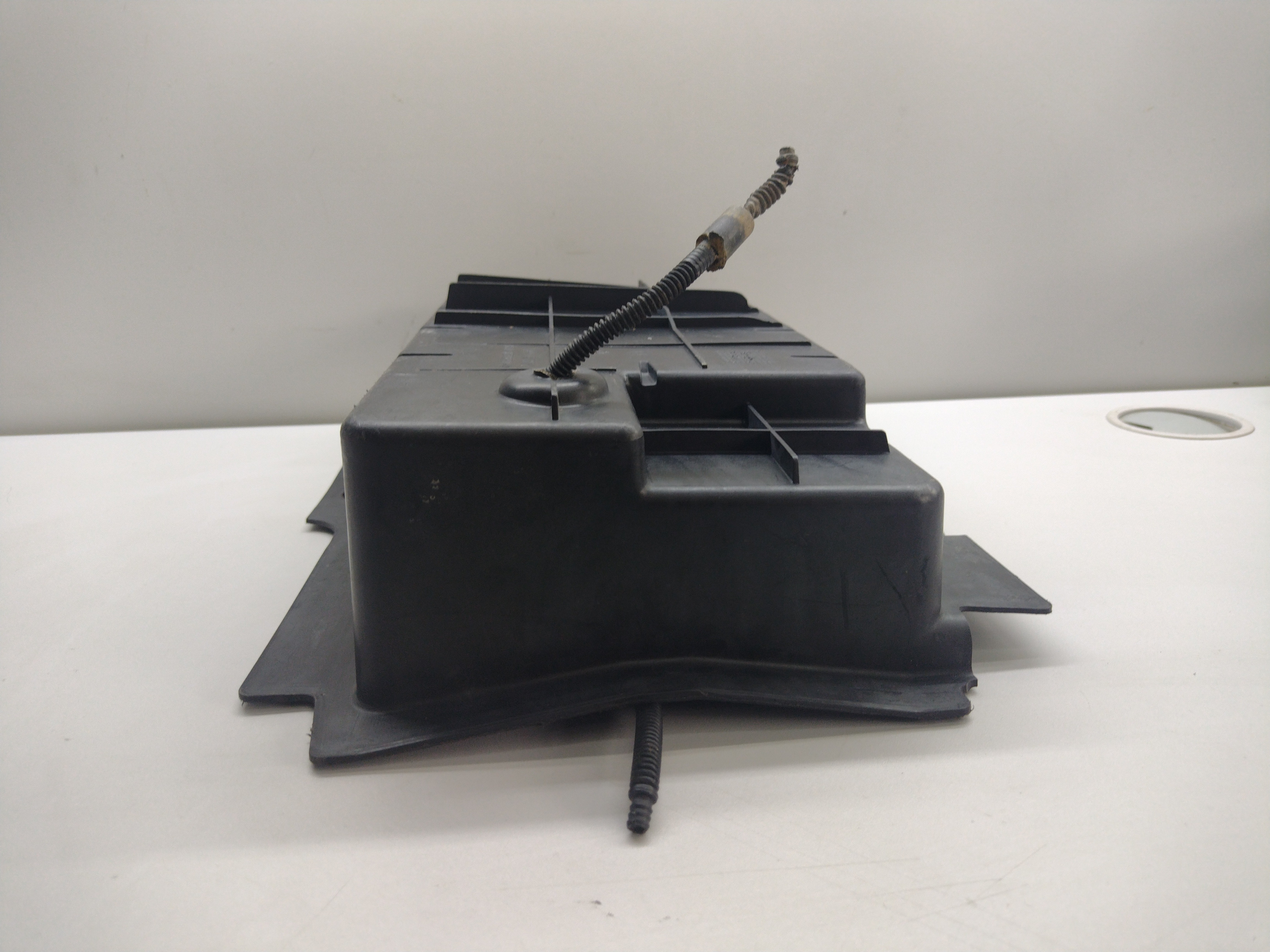 Caixa Suporte Bateria Citroen Xsara Picasso 2006 5