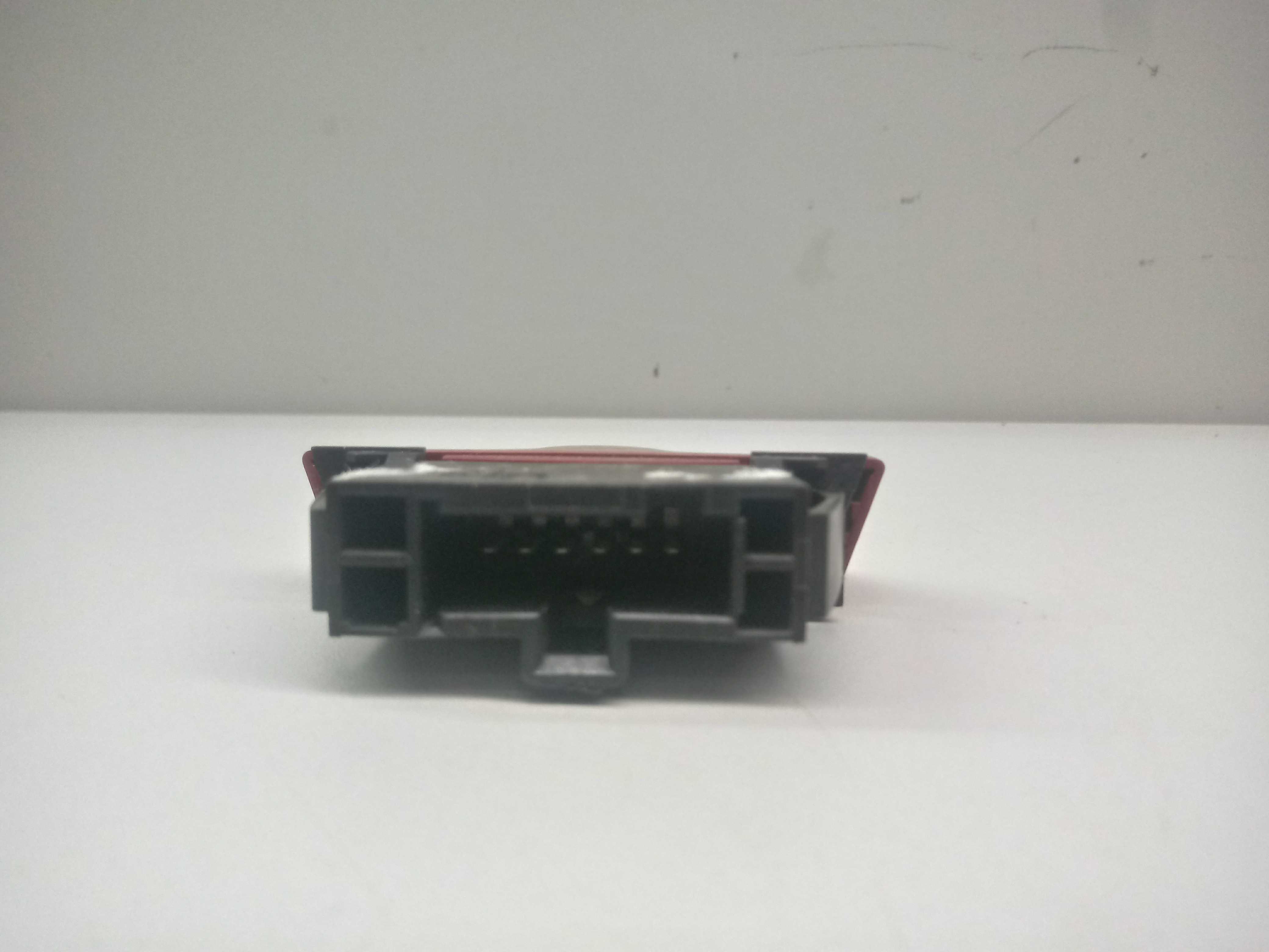 Botao Pisca Alerta Fiat Stilo 03/11 Vermelho 3