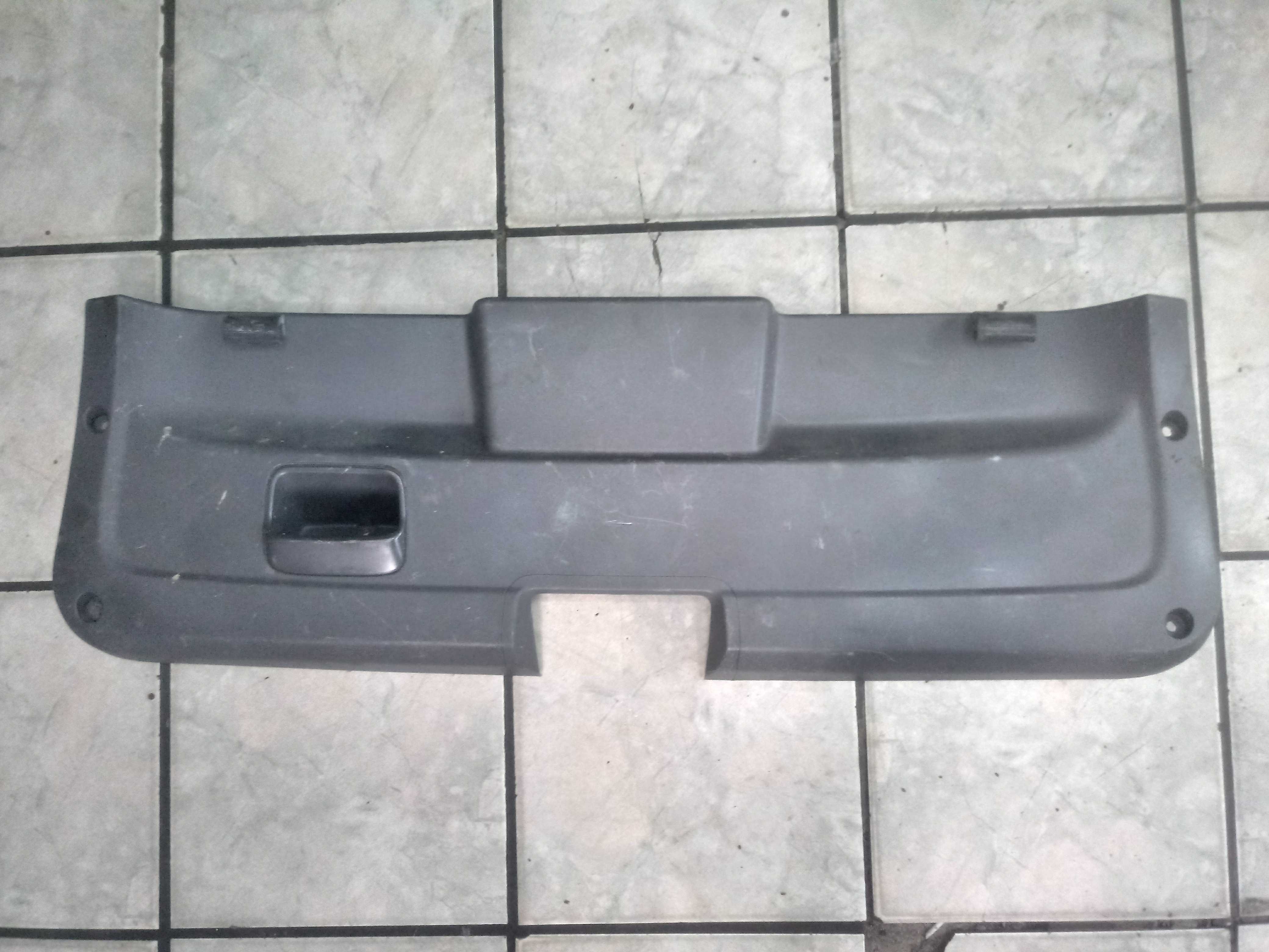 Moldura Interna Tampa Traseira Fiat Punto 08/12 Preto