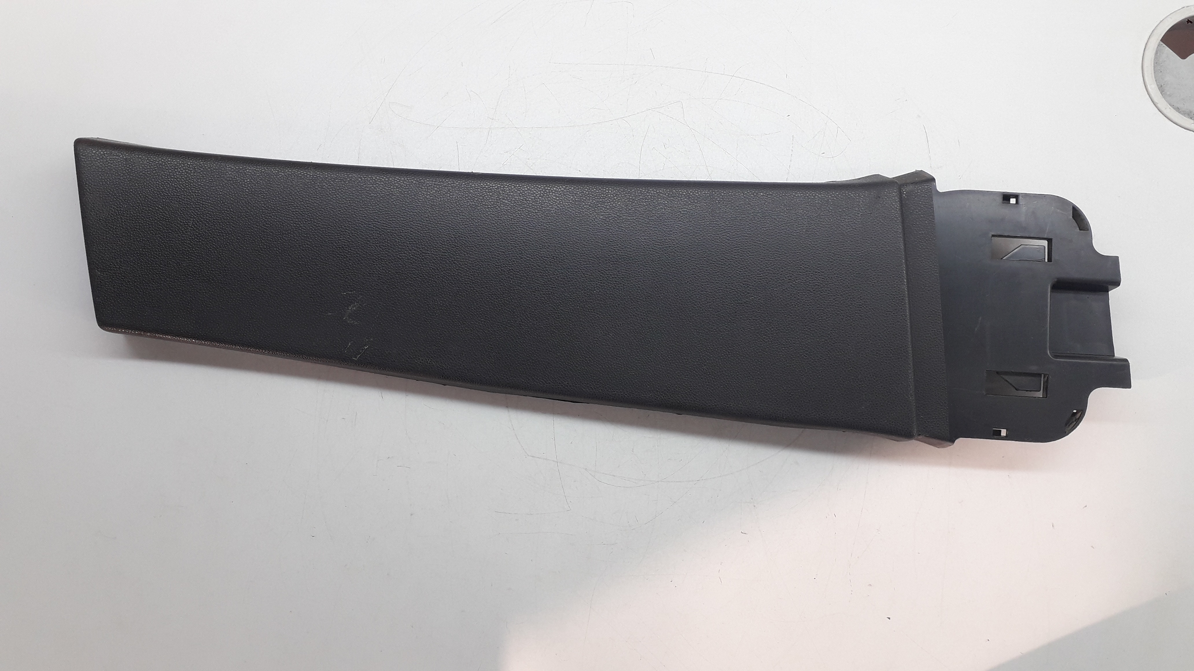 Moldura Coluna Central Inferior Direita Gm Vectra 06/11 1