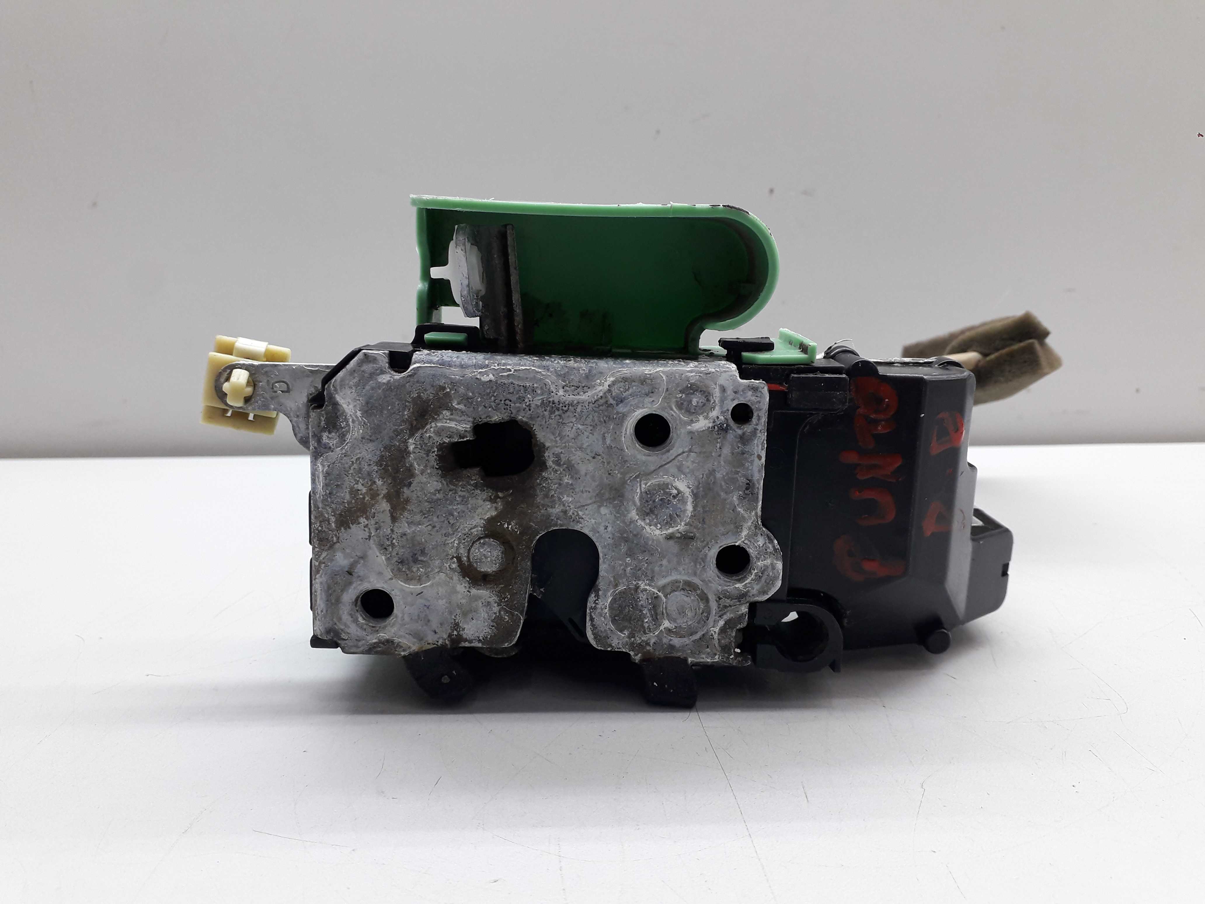 Fechadura Porta Dianteira Direita Fiat Punto 2009/2013 5