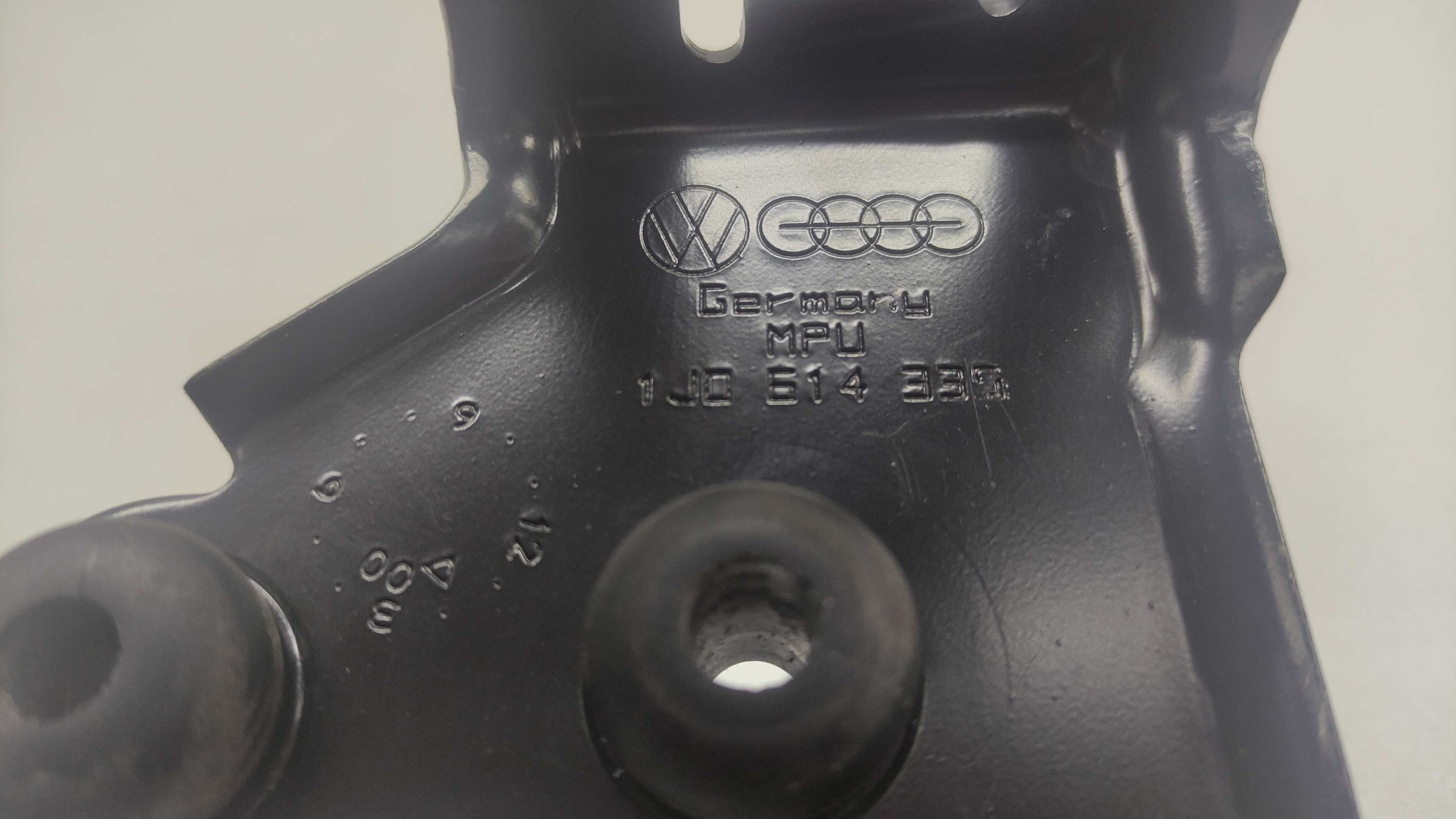 Suporte Fixação Modulo Abs Audi A3 Vw Bora Golf 5