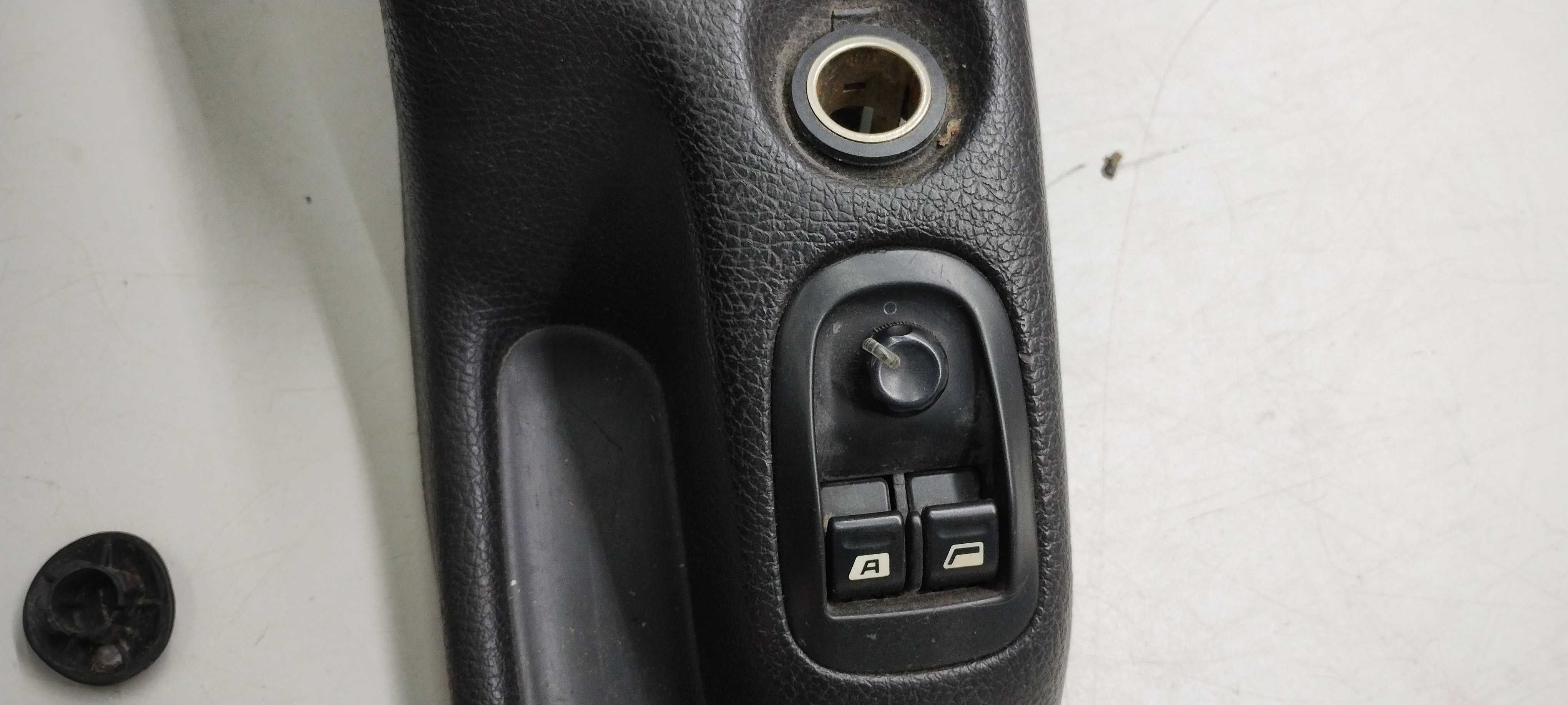 Console Central Peugeot 206 03/07 8