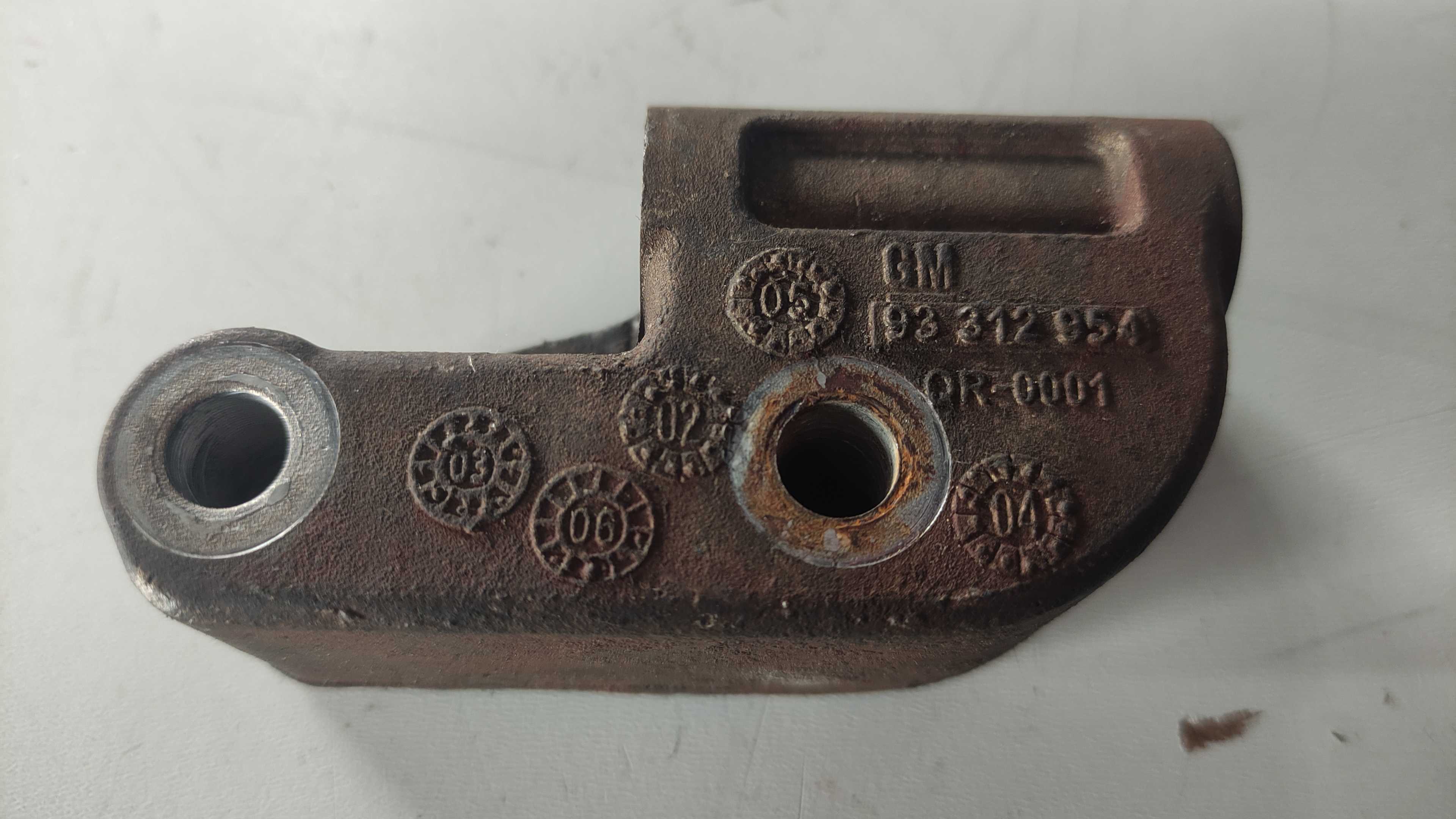 Suporte Do Alternador Gm Astra Vectra Zafira 2.0 8v