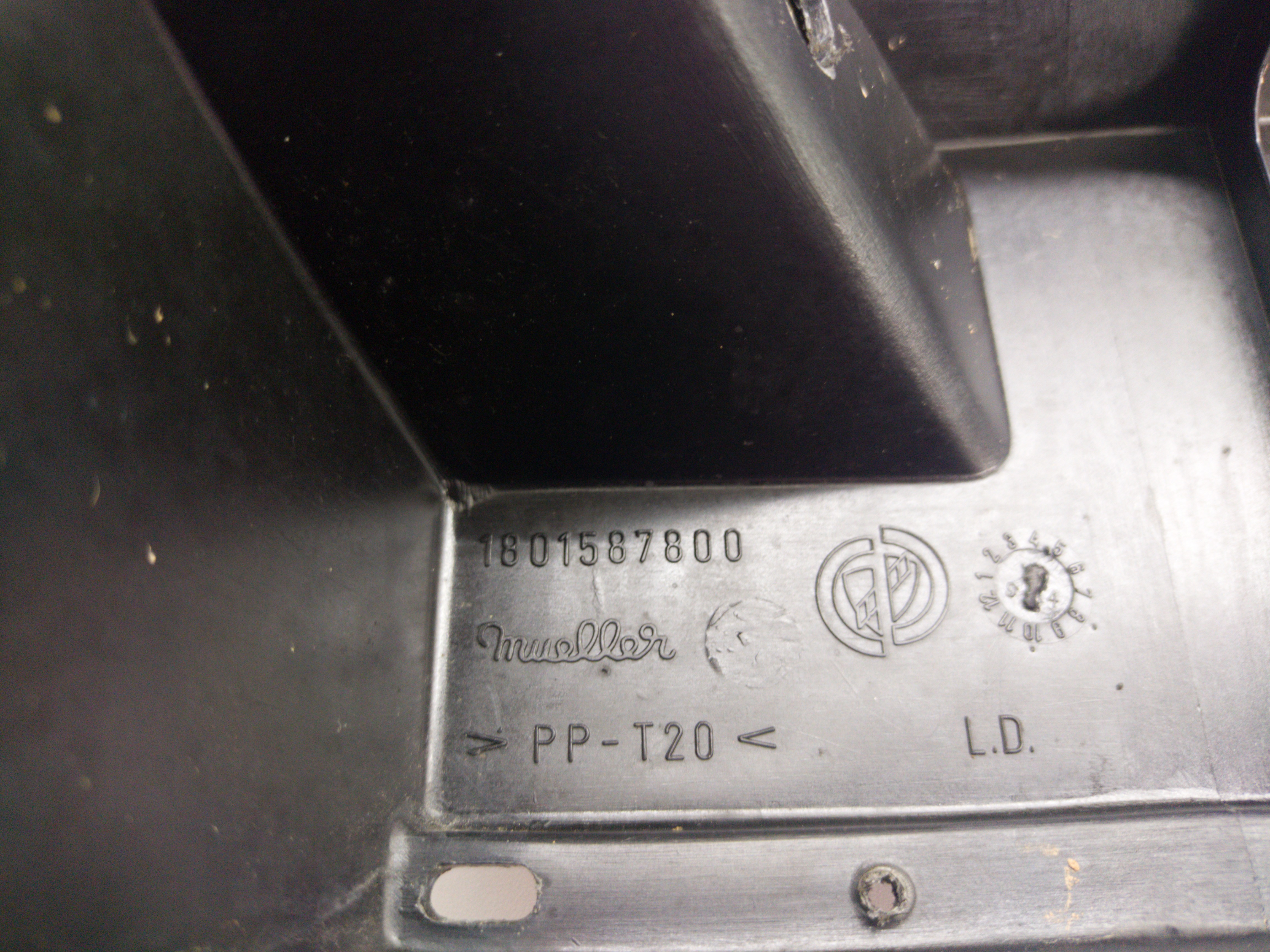 Suporte Bagagito Traseiro Direito Fiat Uno 95/05 6