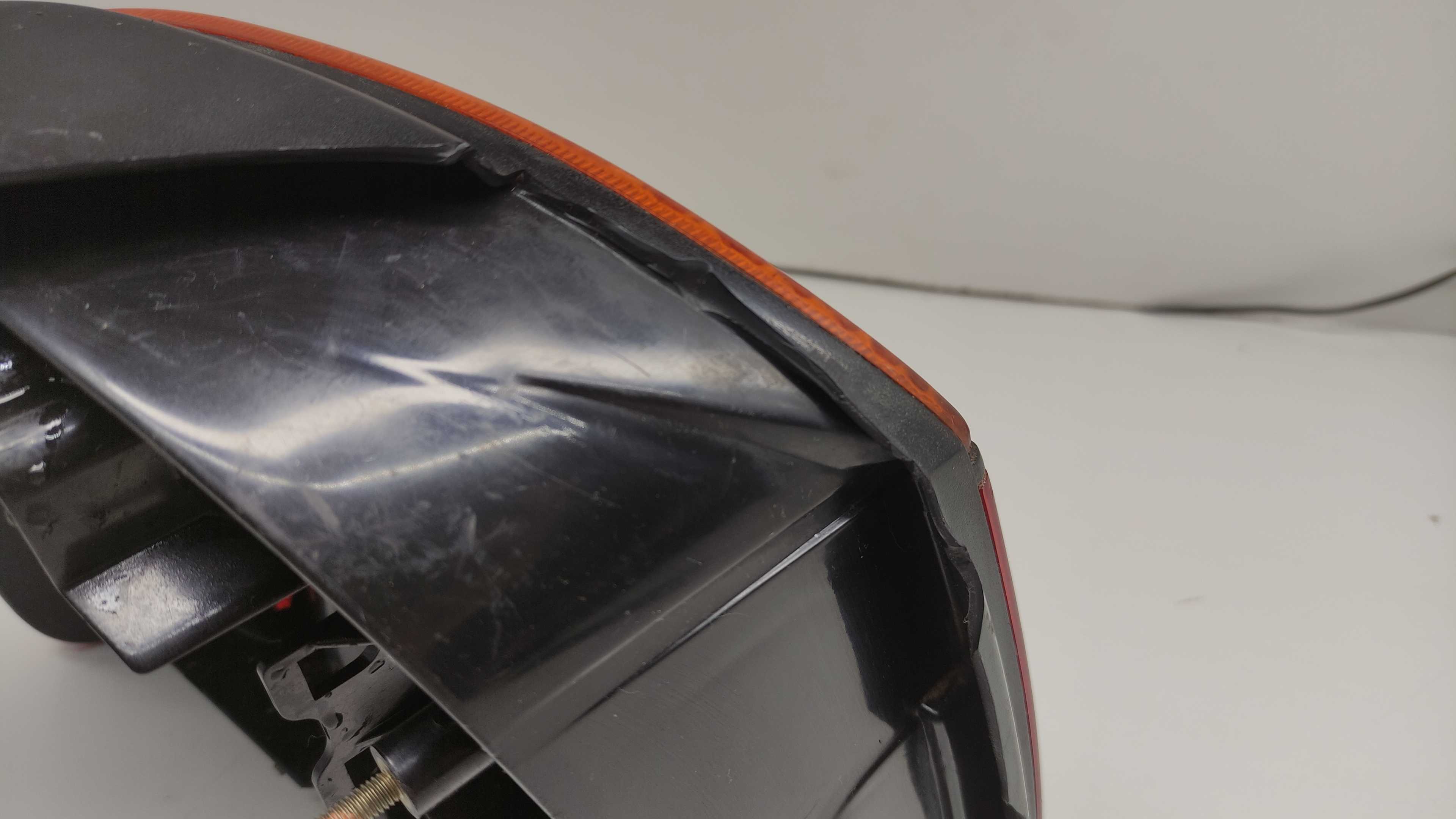 Lanterna Golf 95 Traseira Lado Direito Hella C/ Detalhe 4