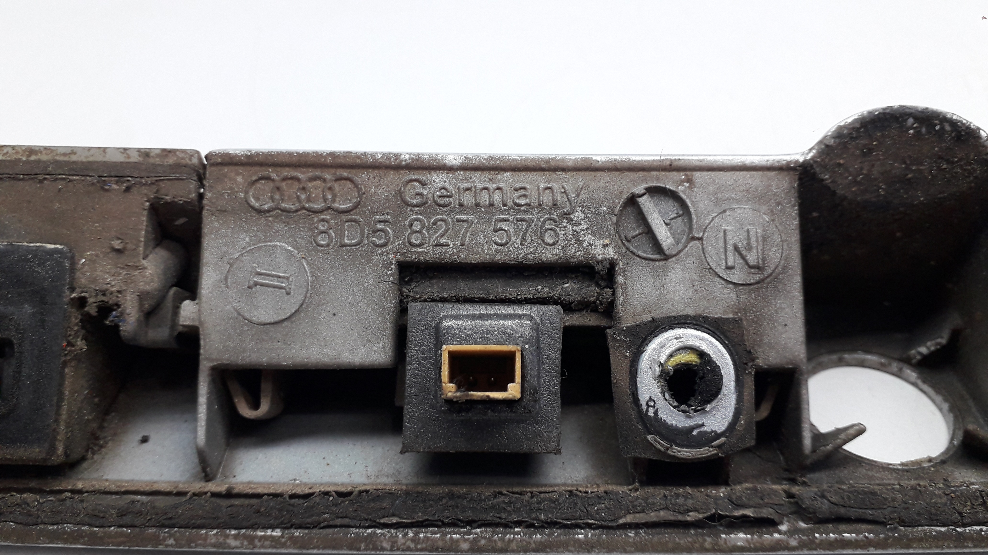 Moldura Da Tampa Traseira Audi A4 1996 Prata 4