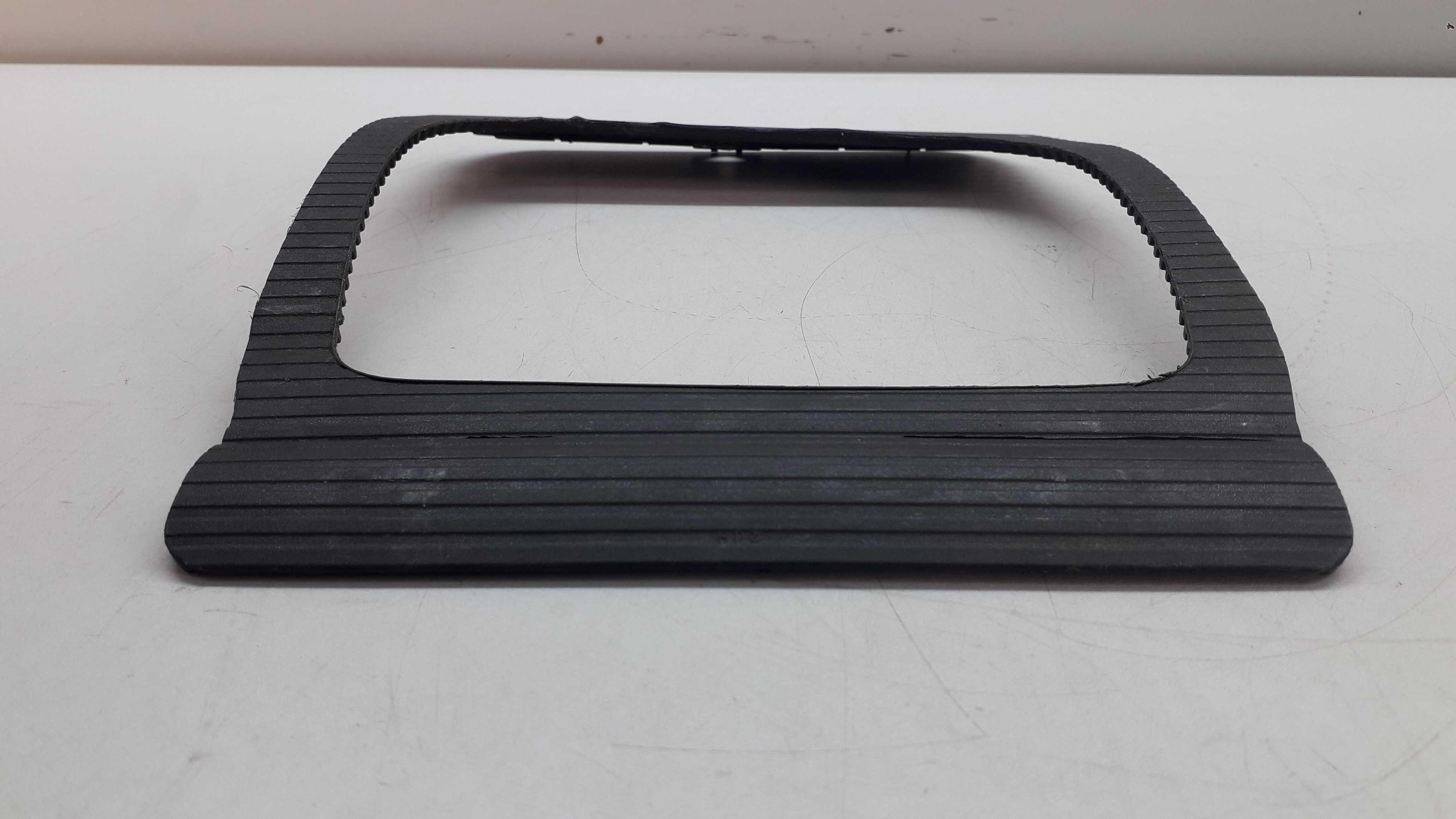 Moldura Esteira Do Câmbio Audi A4 99 4