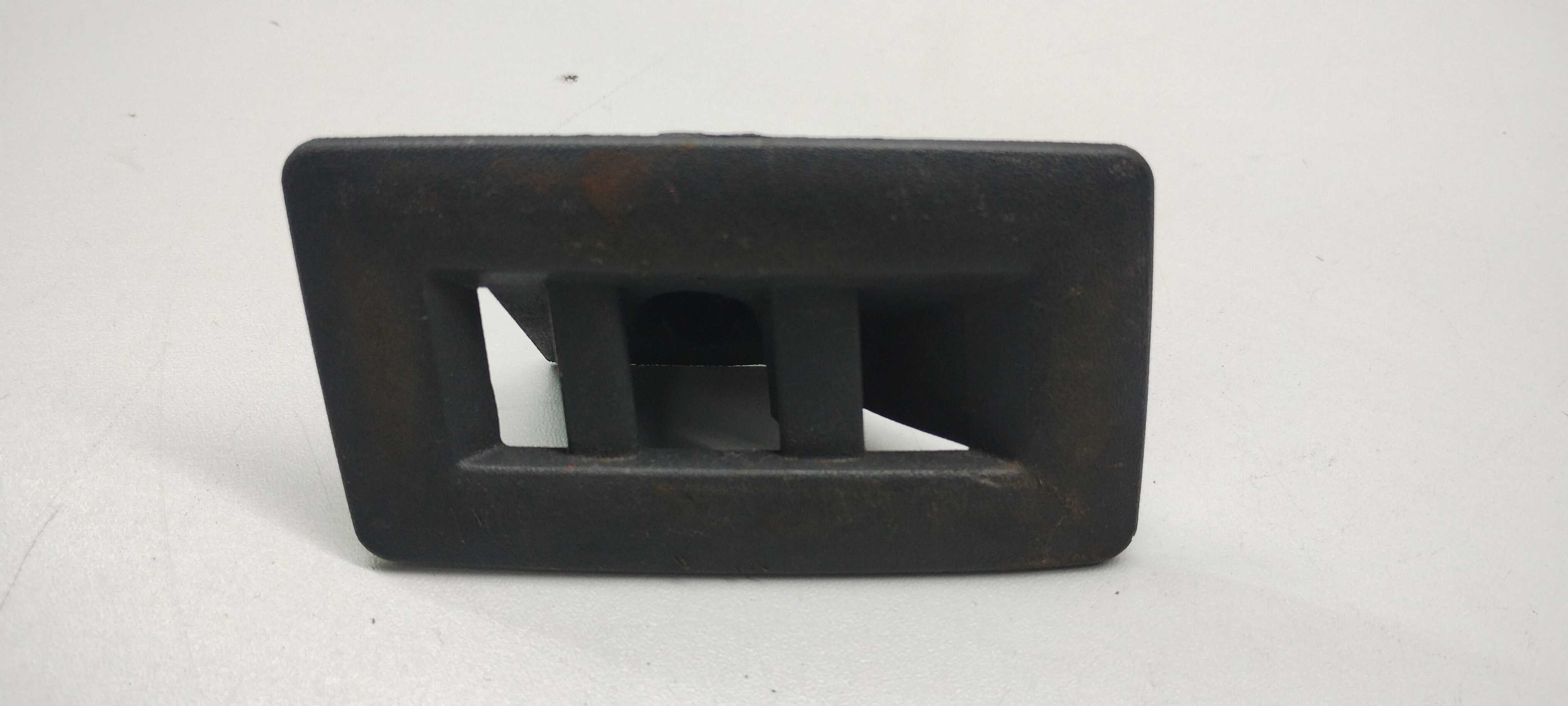 Difusor De Ar Tapete Lado Direit Audi A3 99/03 1