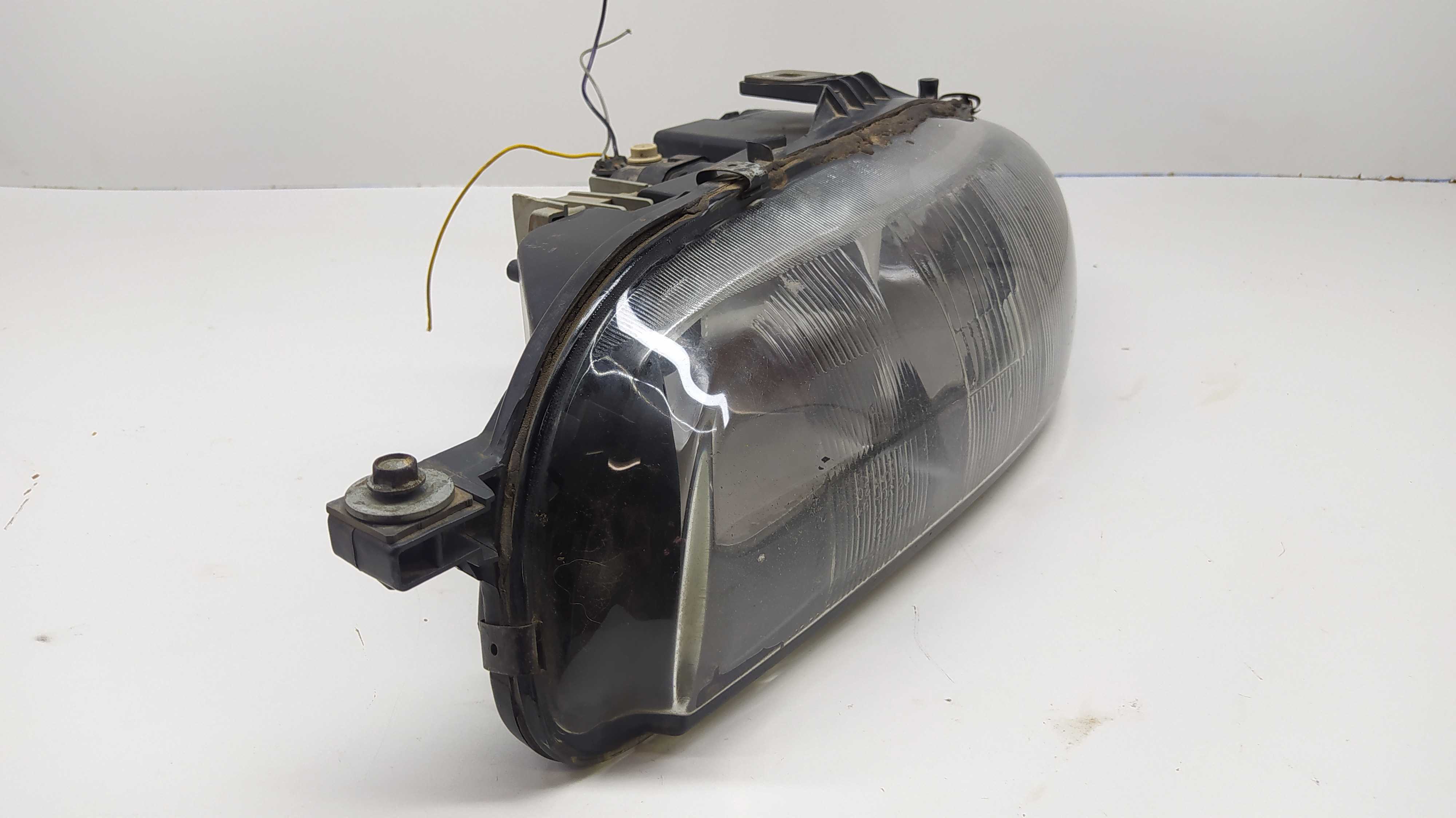 Farol Esquerdo Fiat Brava 3