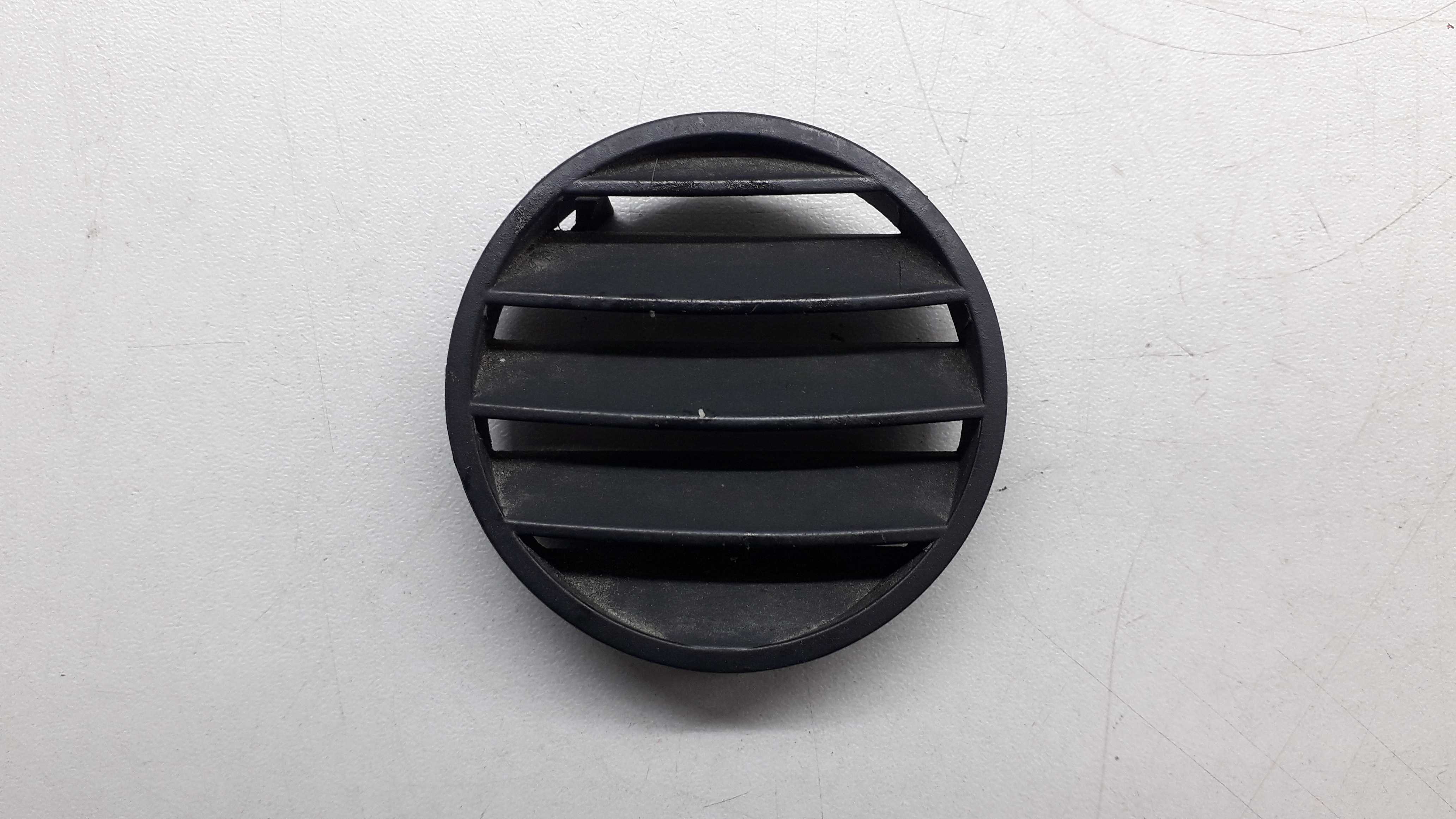 Tela Grade Difusor Ar Superior Direito Audi A3 1