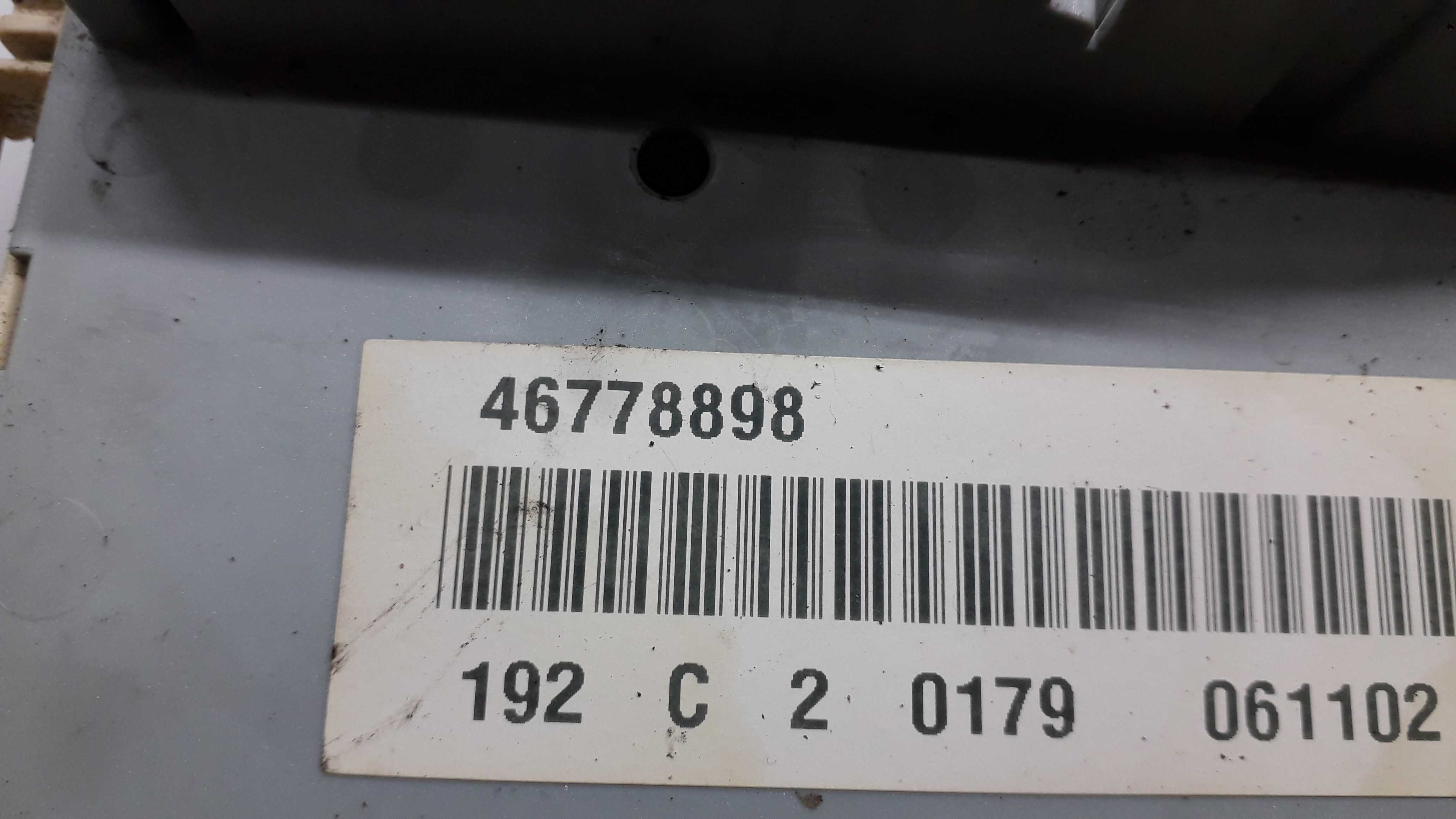 Caixa De Fusível Fiat Stilo 1.8 2003 Gasolina 7