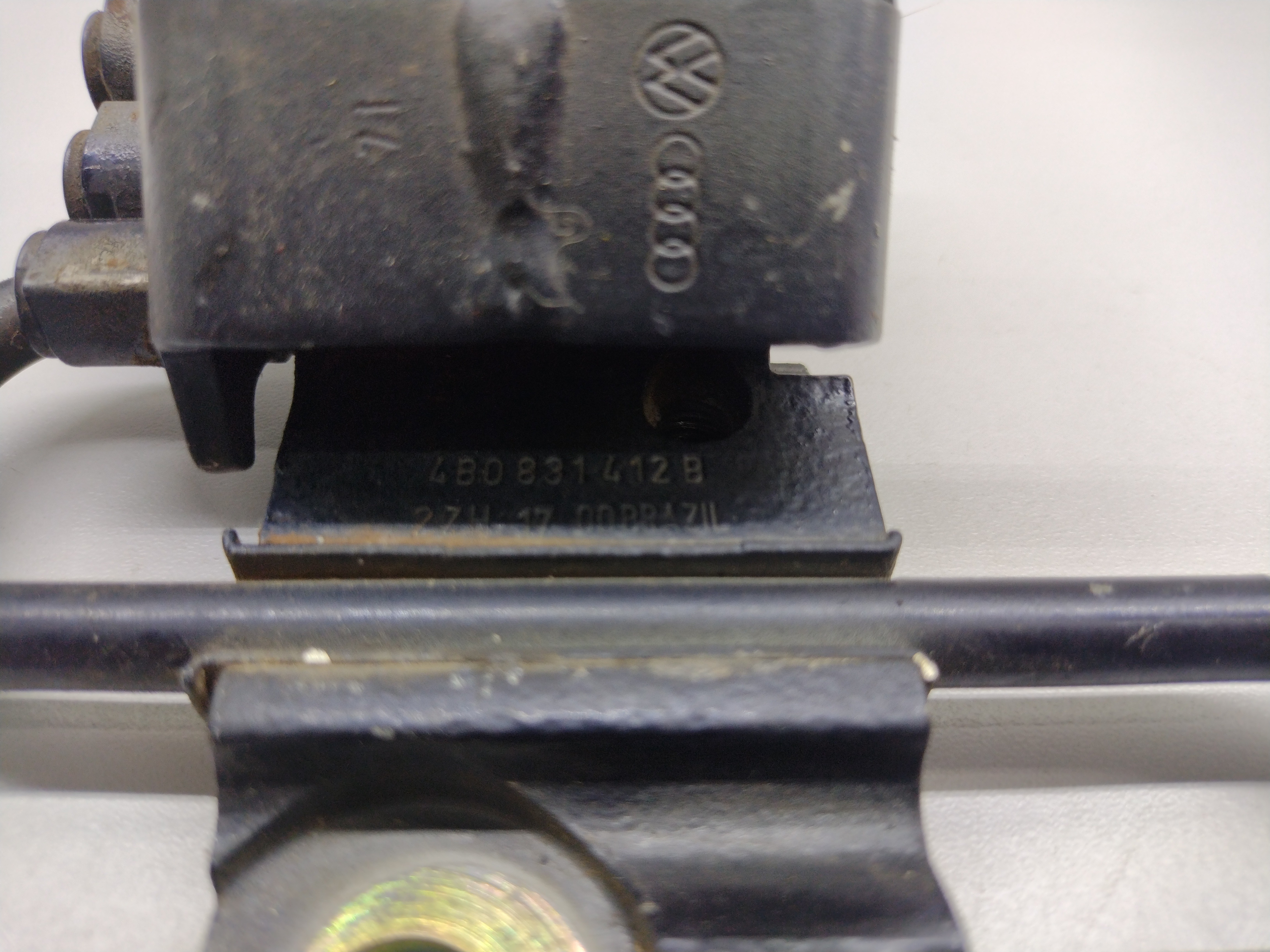 Dobradiça Porta Dianteira Direita Superior Vw Golf 00/05 5