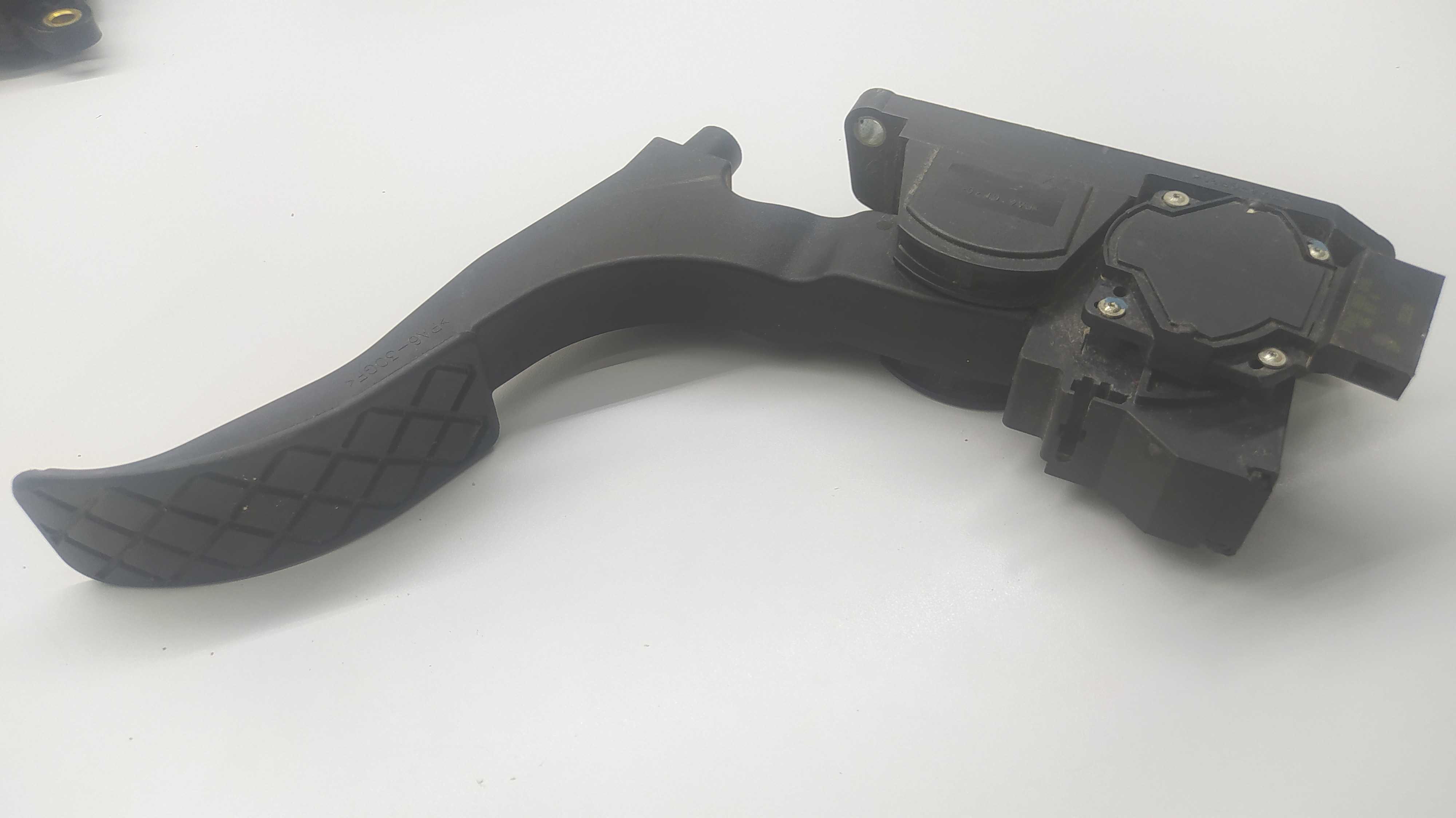 Pedal Acelerador Gol Golf Bora Fox Polo 6q1721503e 2