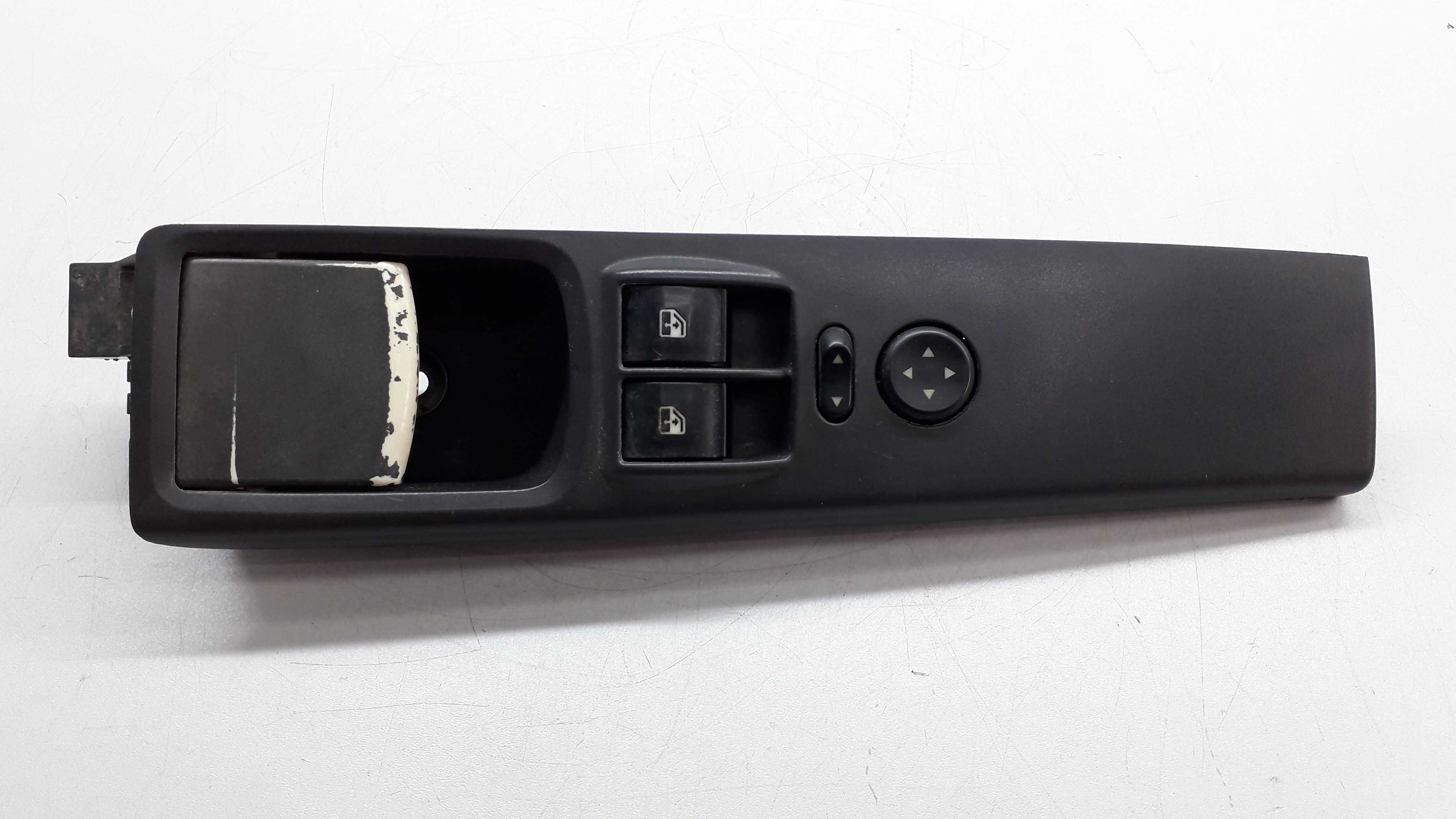Moldura Com Botão Vidro Elétrico Lado Esquerdo Fiat Idea 08 1