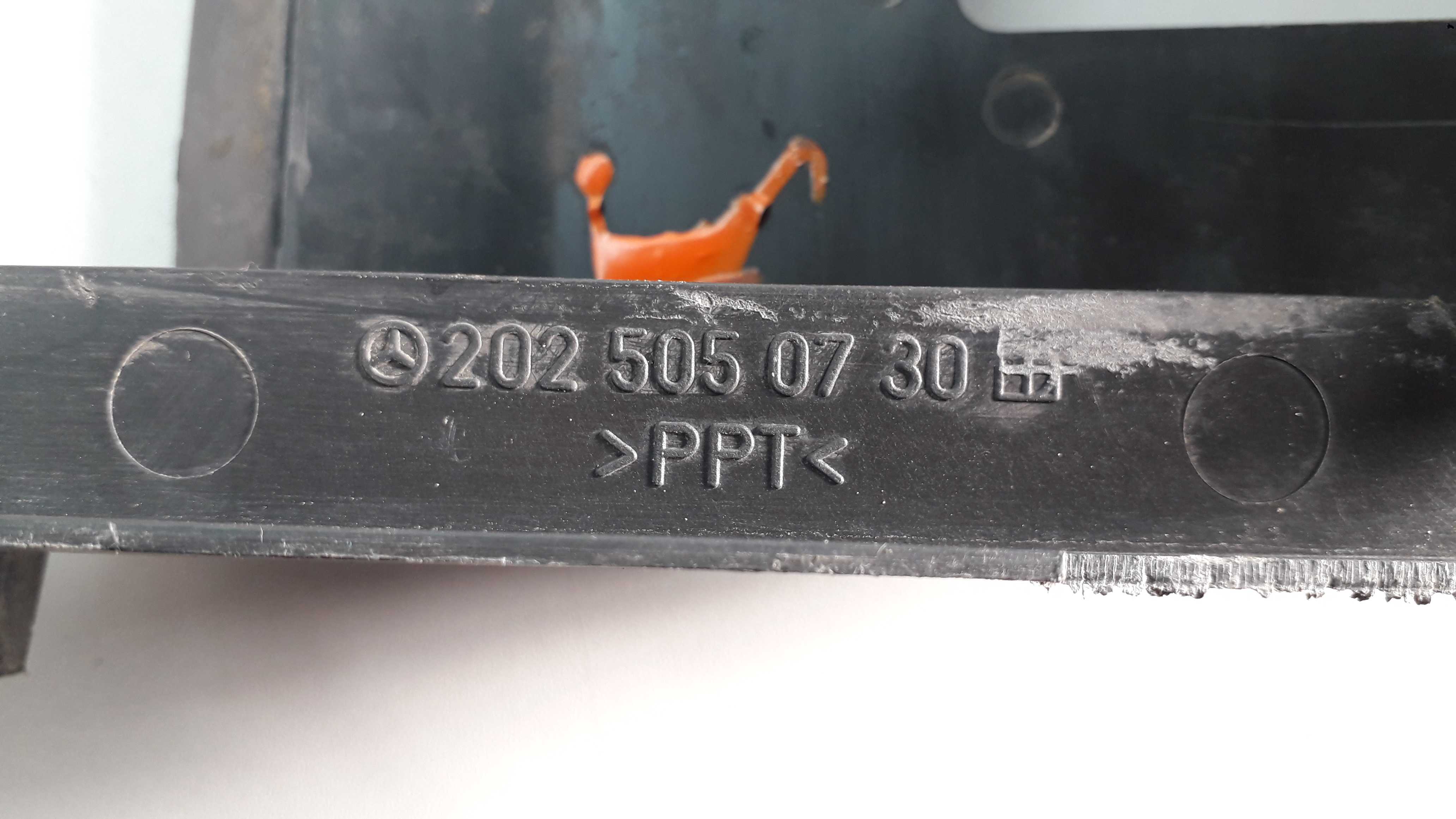 Suporte Do Defletor Radiador Mercedes C220 1995 5