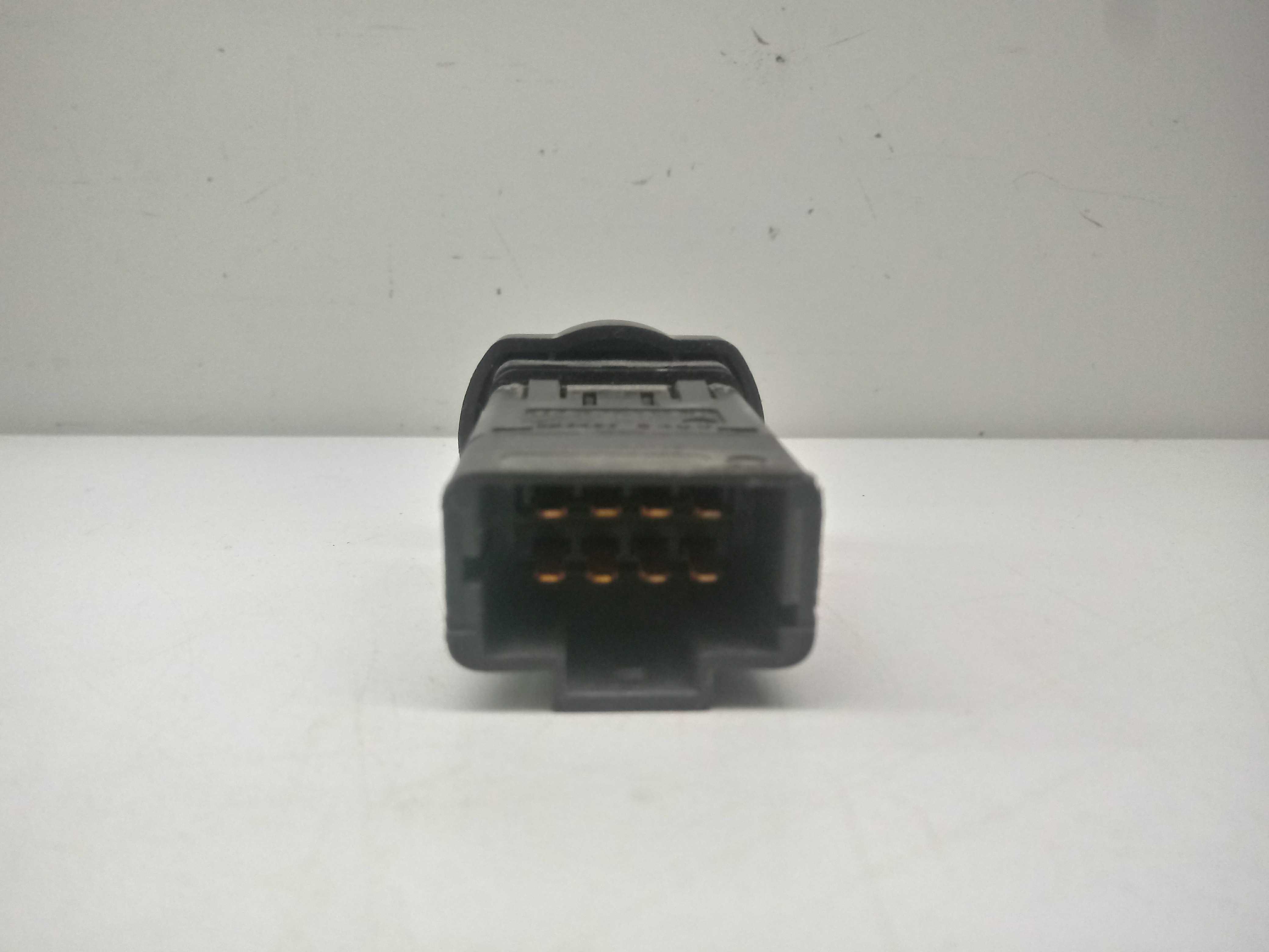 Botao Pisca Alerta Renault Logan Sandero 08/14 Preto E Vermelho 3