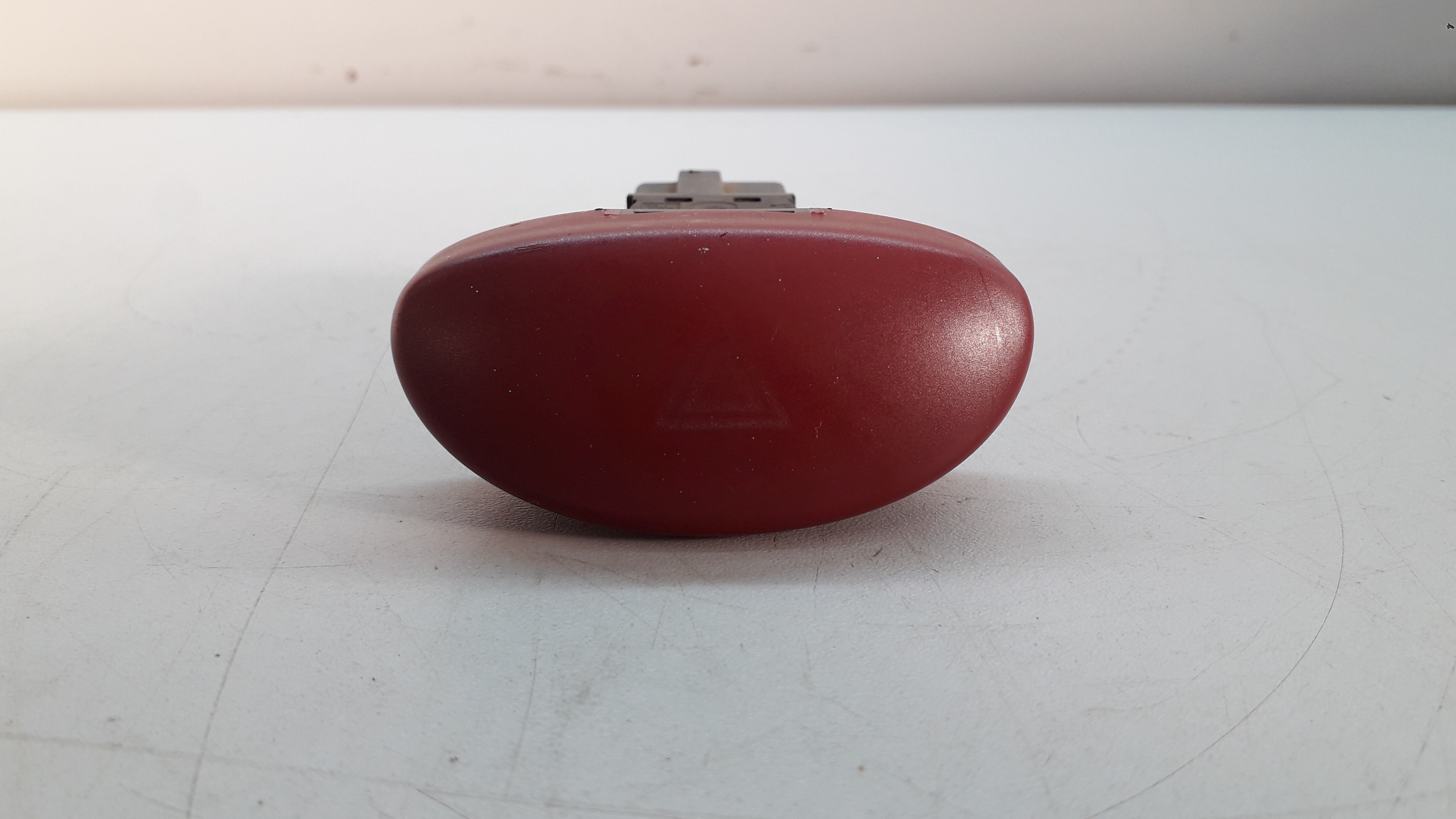Botão Do Alerta Peugeot 206 2009 Vermelho 1