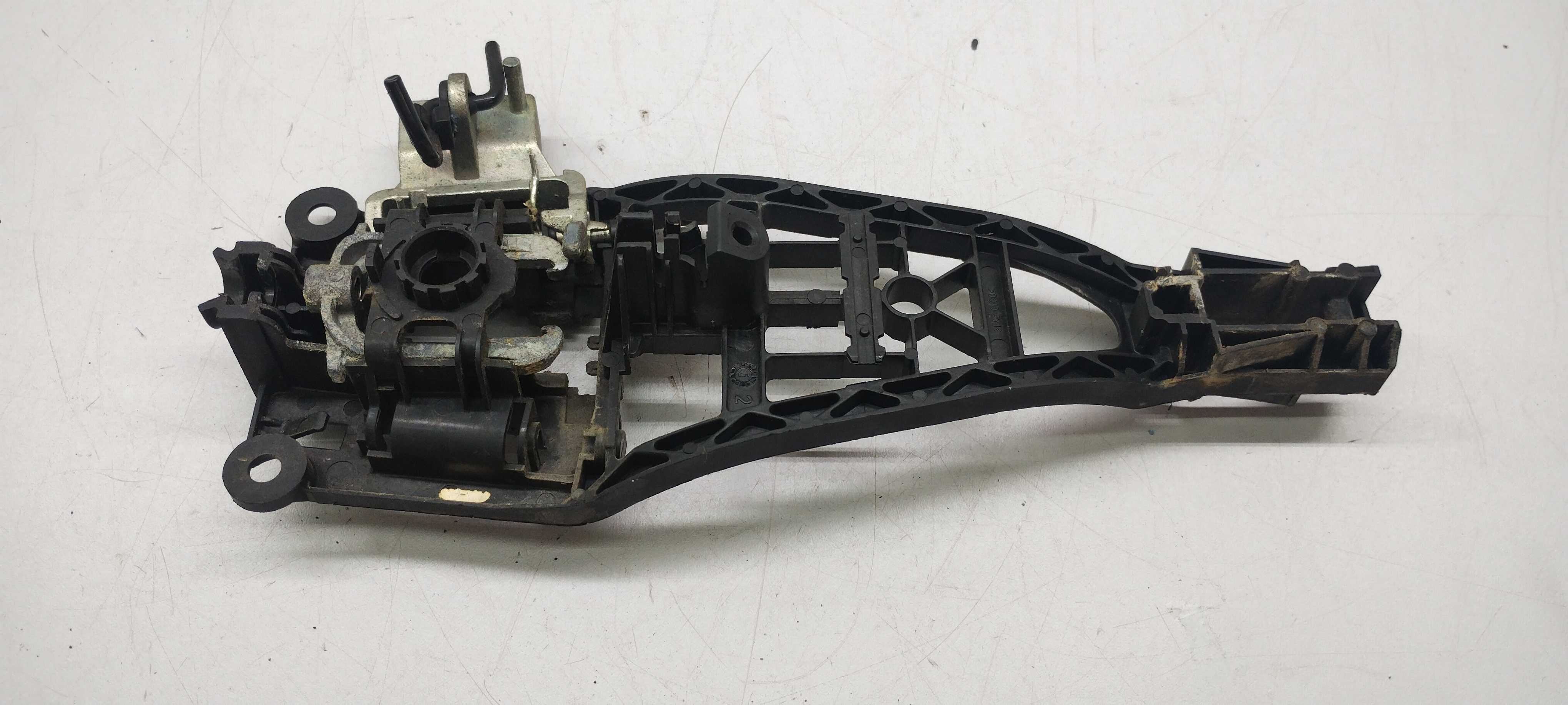 Suporte Da Maçaneta Lado Direito Chevrolet Vectra 2006 1