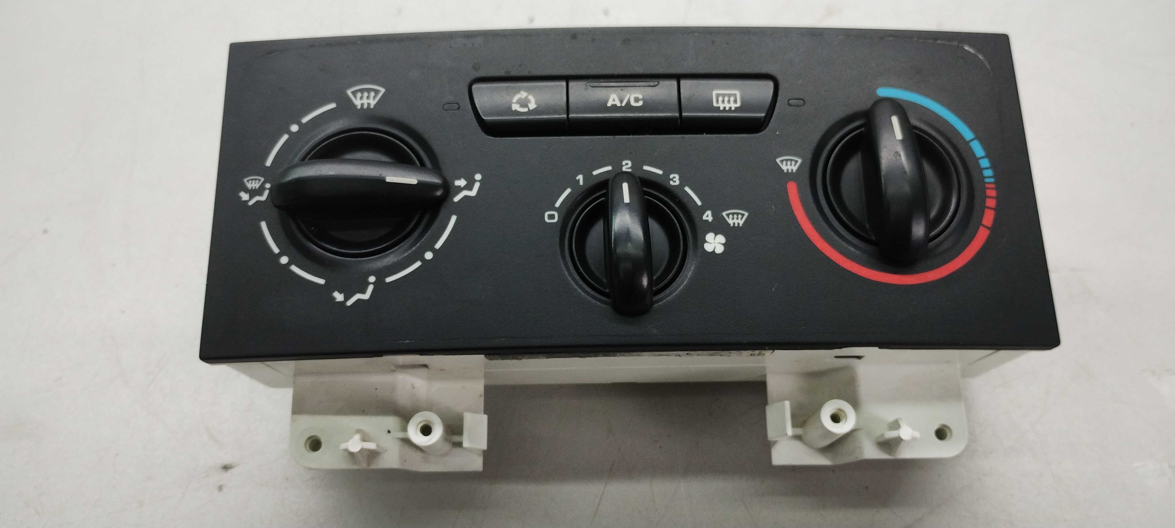 Comando Do Ar Condicionado Peugeot 307 Sedan 2008 1