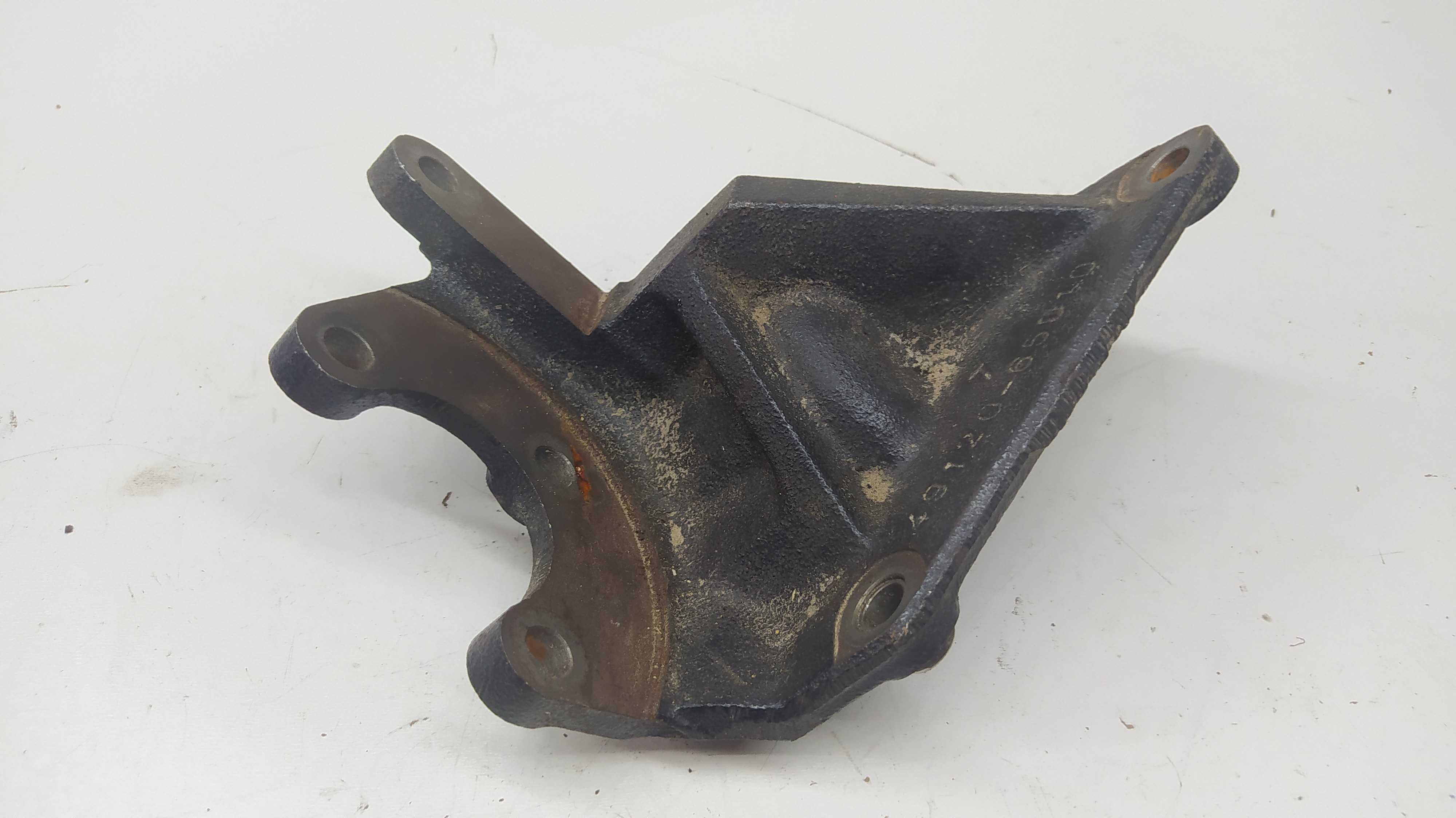 Suporte Bomba Direção Hidráulica Tracker 03/08 1
