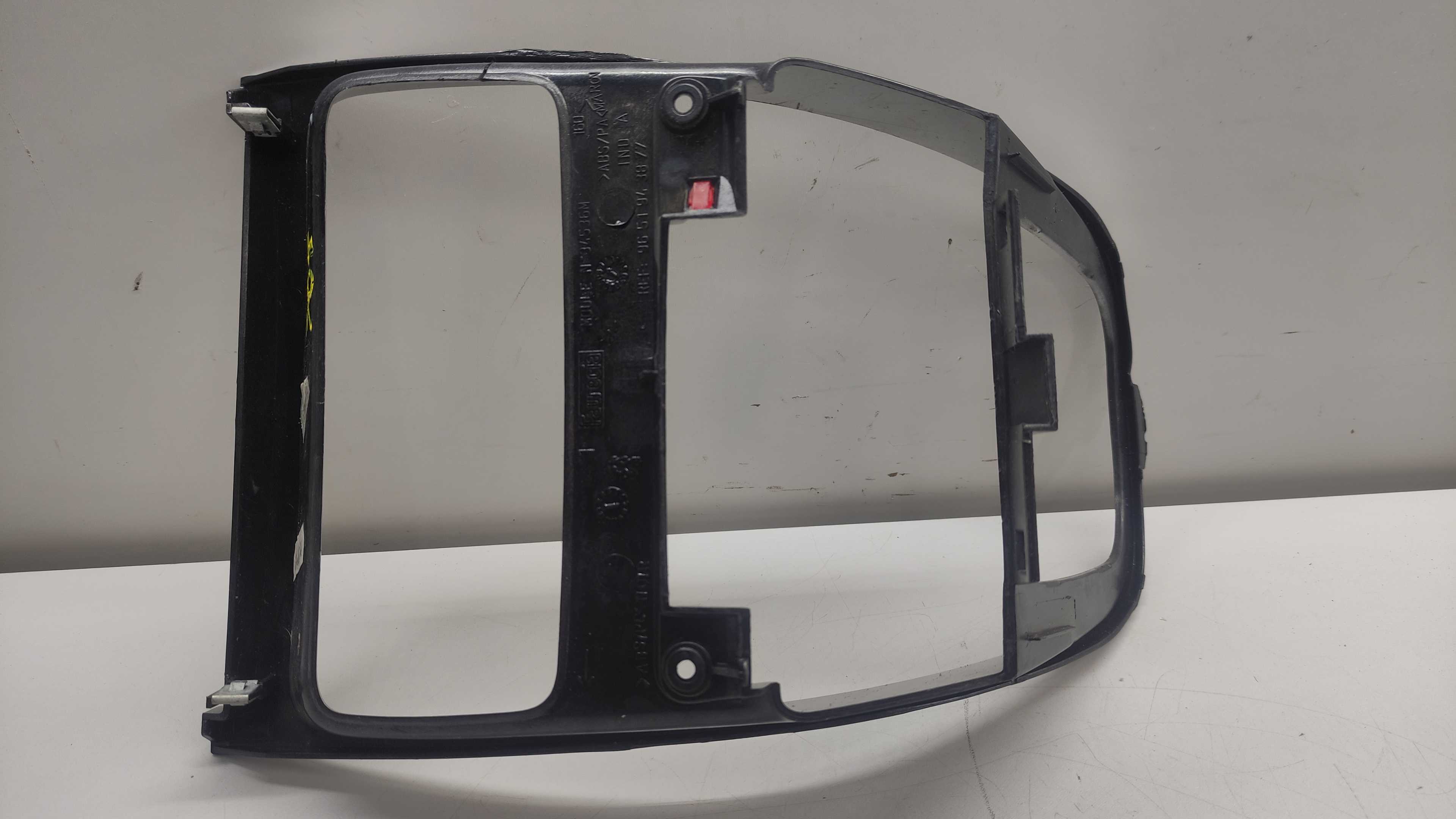 Moldura Painel Central Console Peugeot 307 Sedan 2008 3