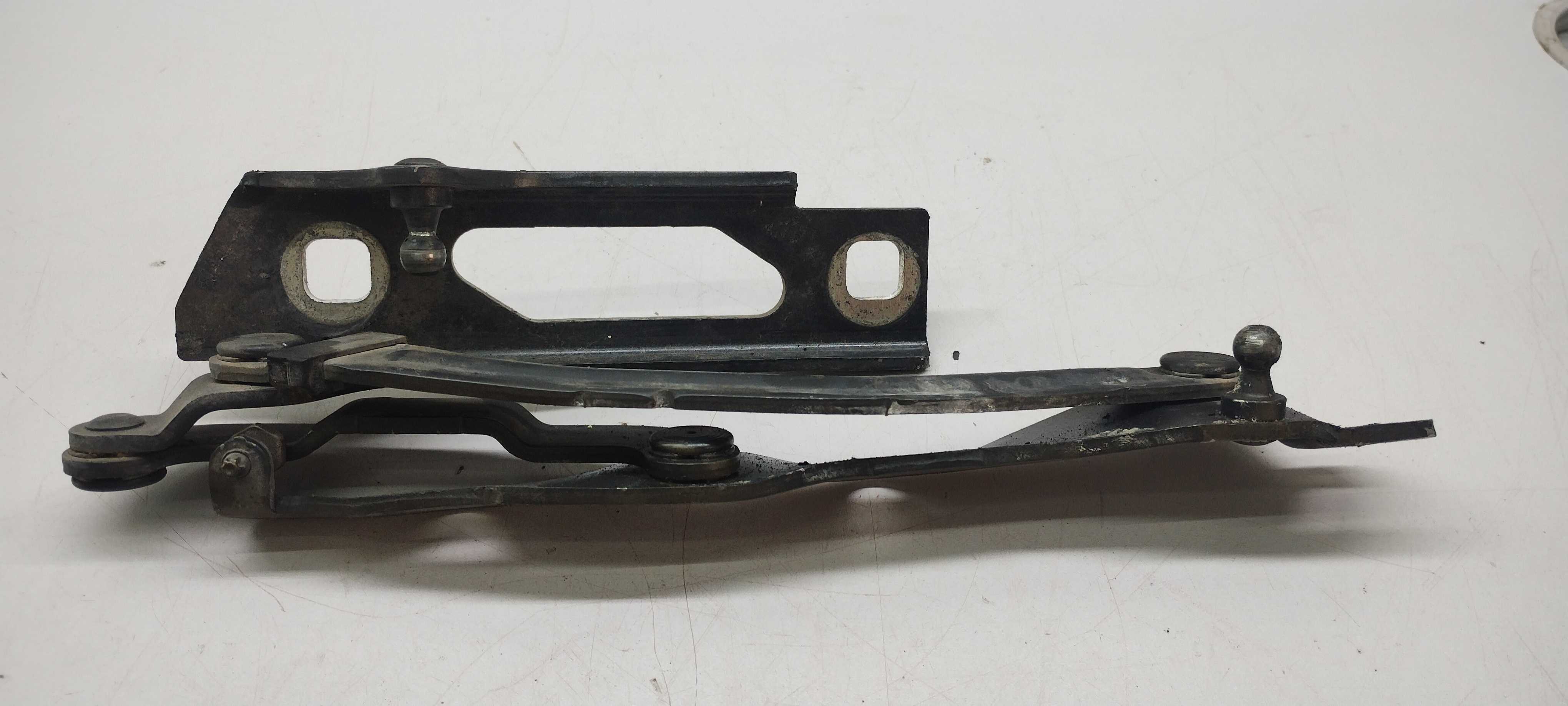 Dobradiça Porta Malas Traseiro Chevrolet Vectra 2006 3