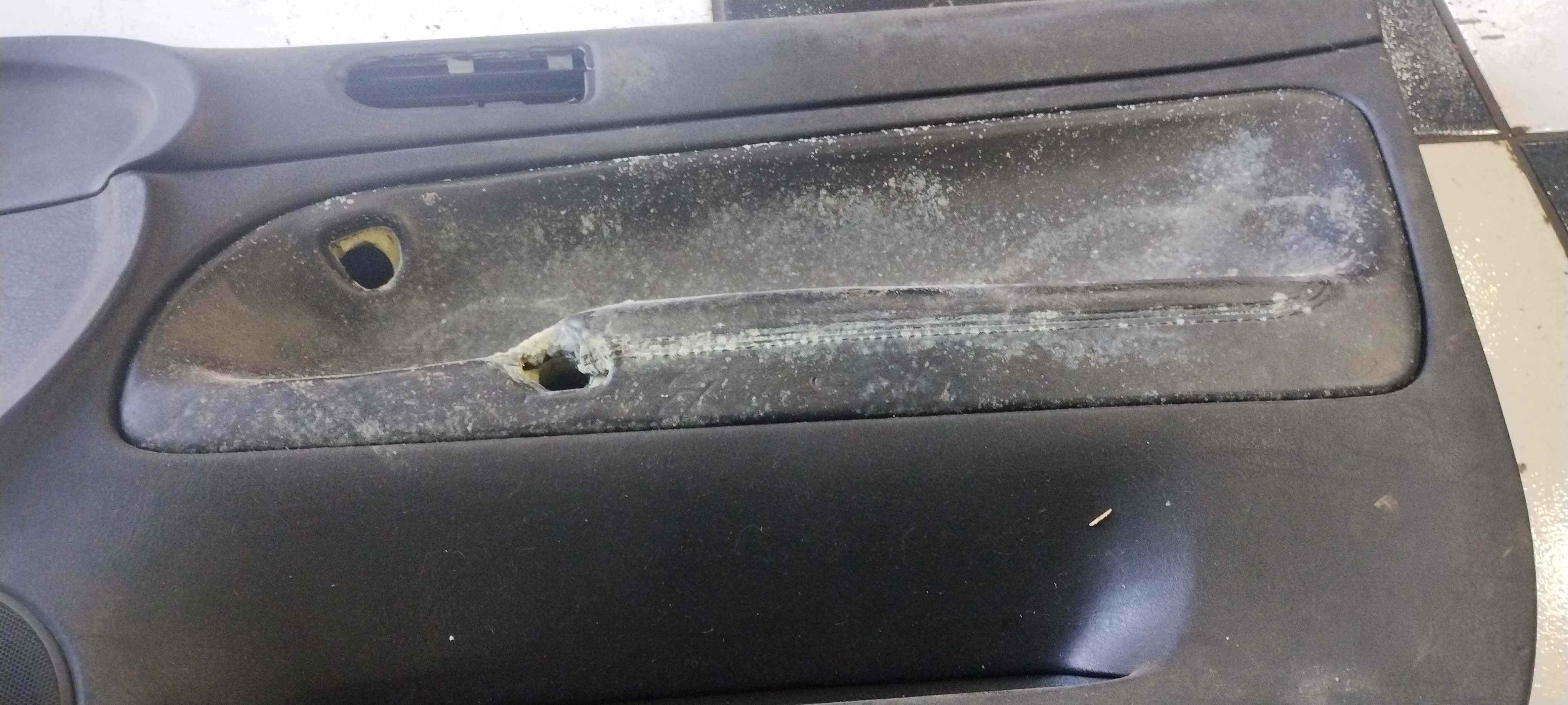 Forro Lateral Dianteiro Direito Vw Passat Alemão 97/99 Preto 3