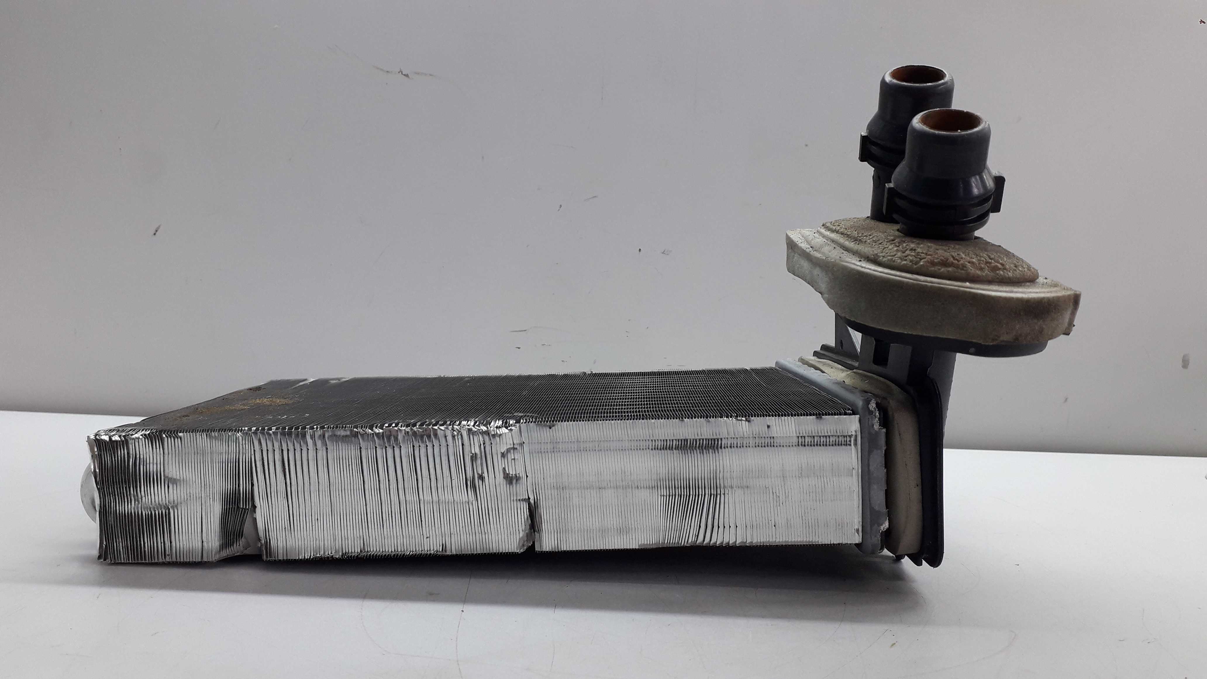 Radiador Caixa Ar Quente Vw Golf 1999/2005 4
