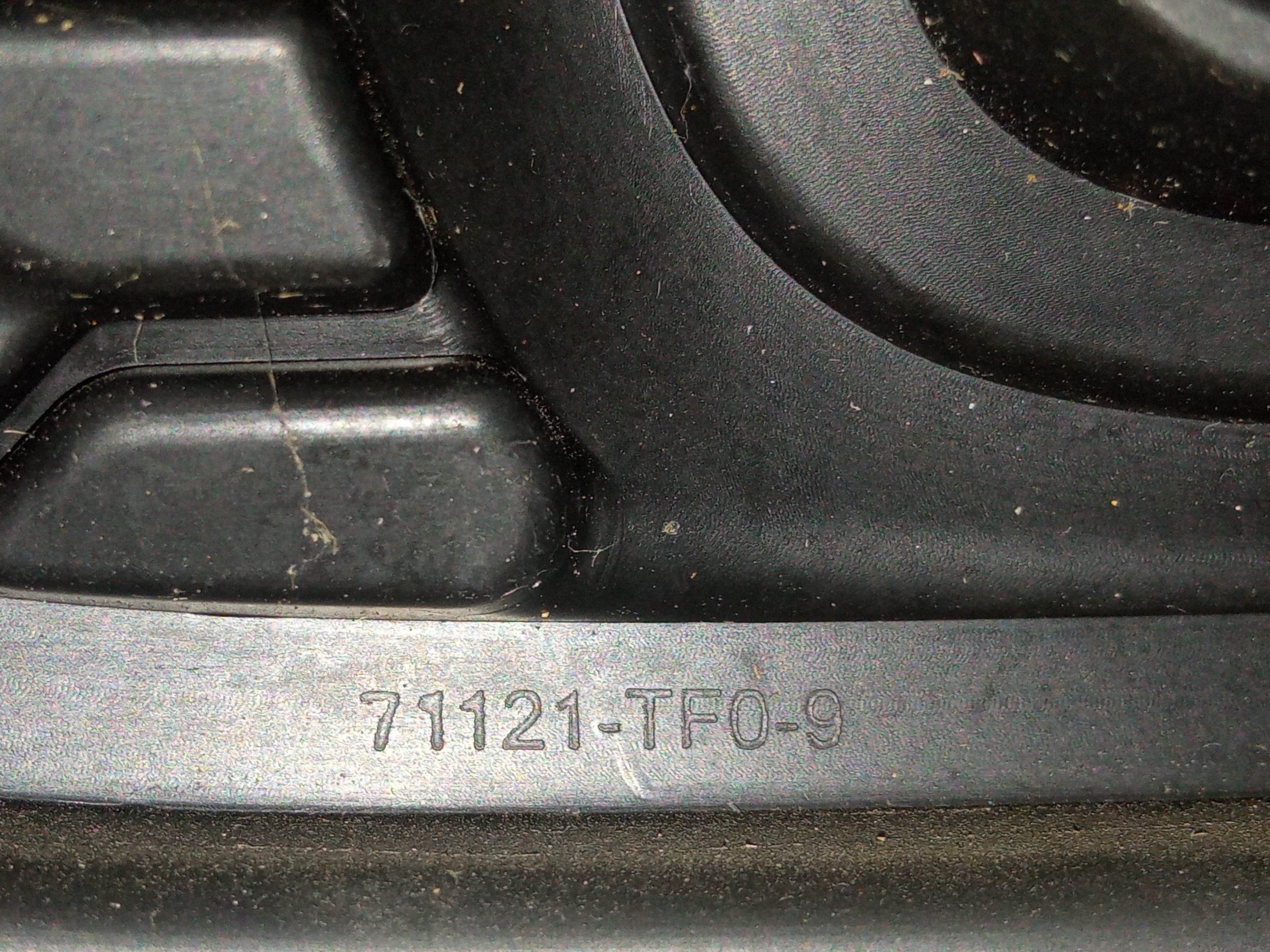Grade Dianteira Superior Radiador Honda Fit 2013 2014 Usada Preto Fosco 3