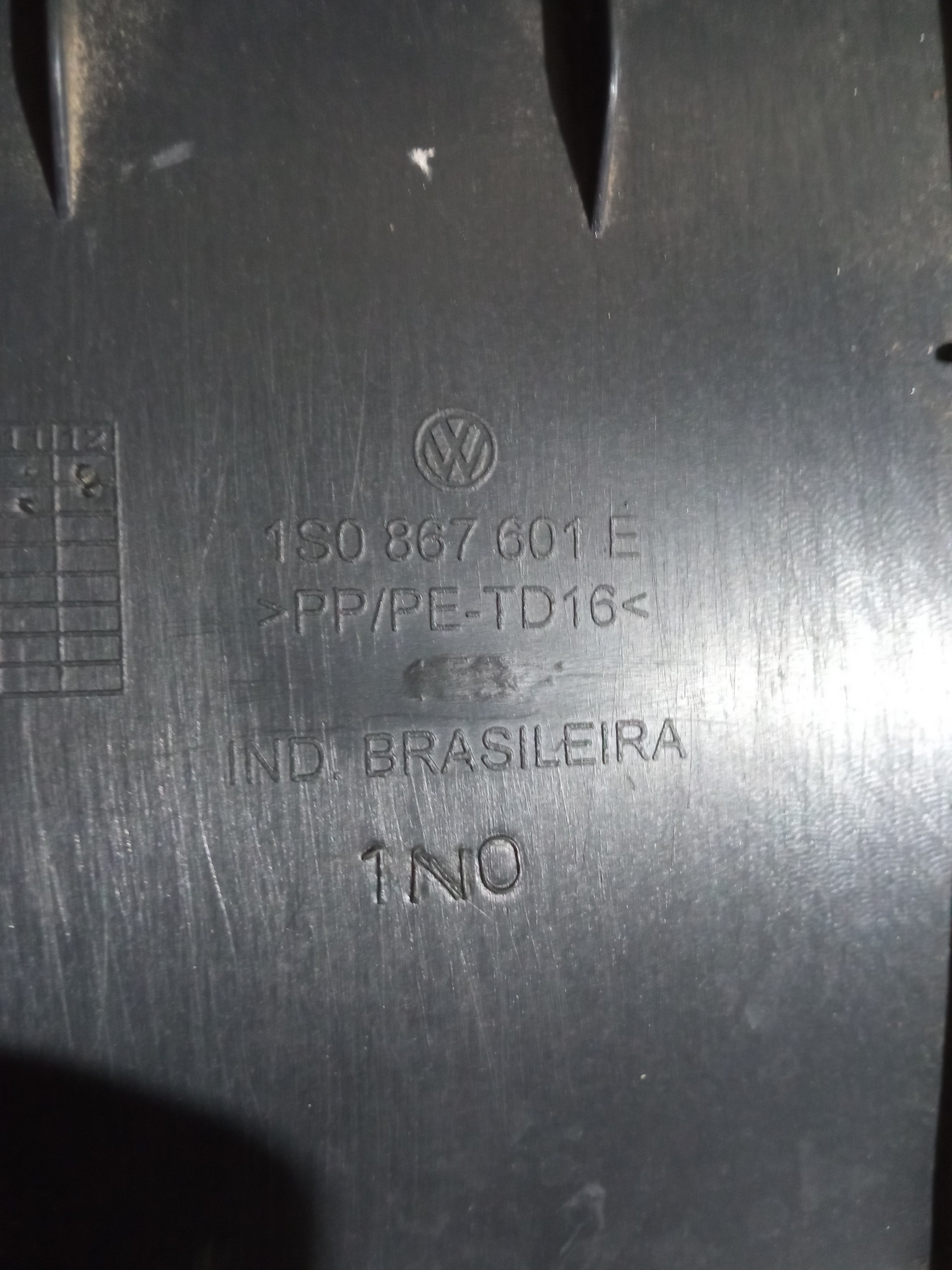 Acabamento Tampa Traseira Original Volkswagen Up 2015/2016  Preto 5