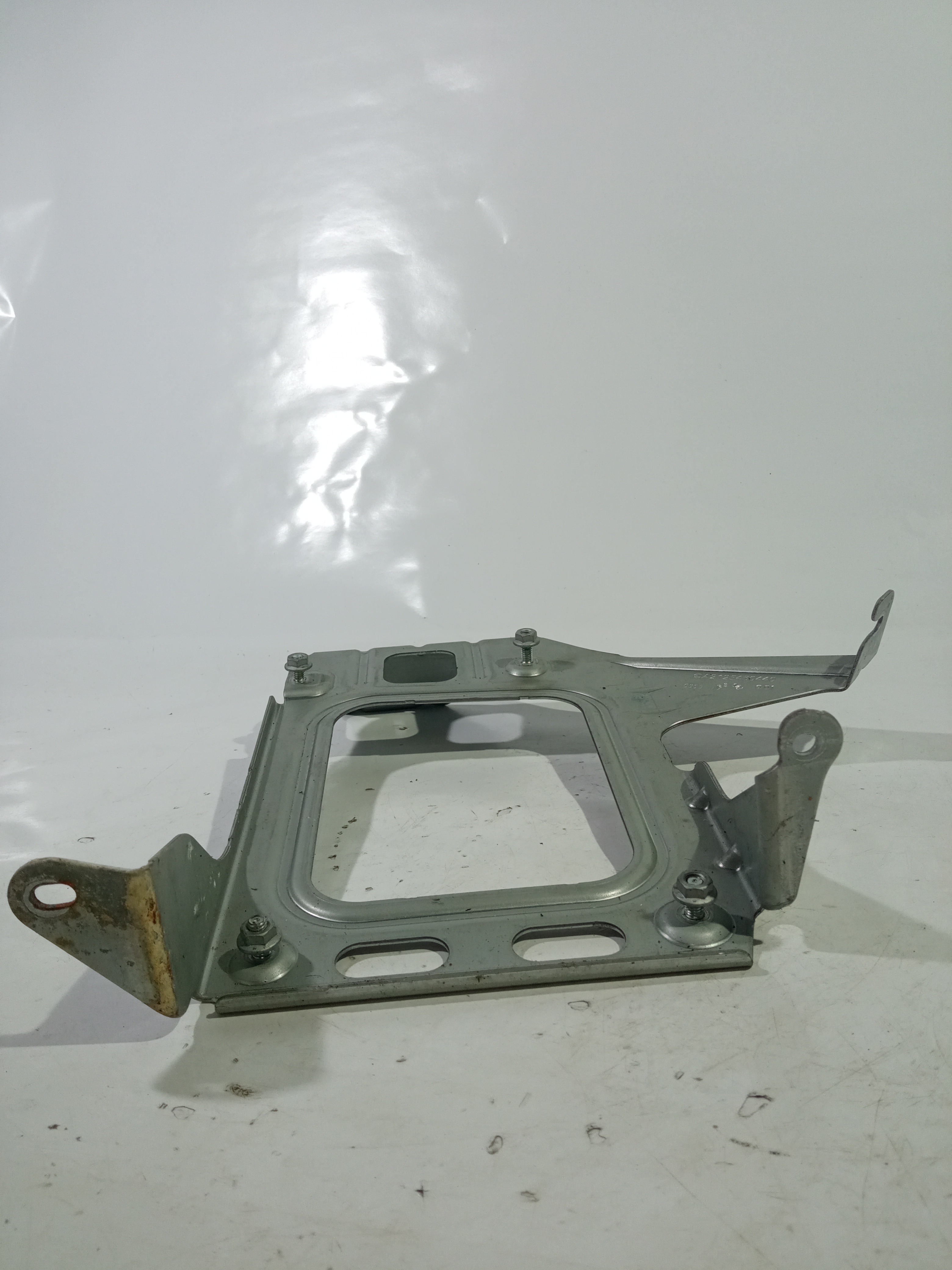Suporte Módulo Amplificador De Som Orig. Mercedes E350 2009 Prata 4
