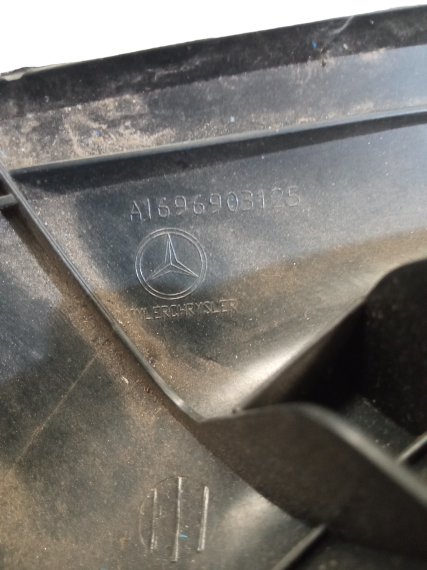 Acabamento Coluna Dianteira Esquerda Mercedes A200 06/10 5