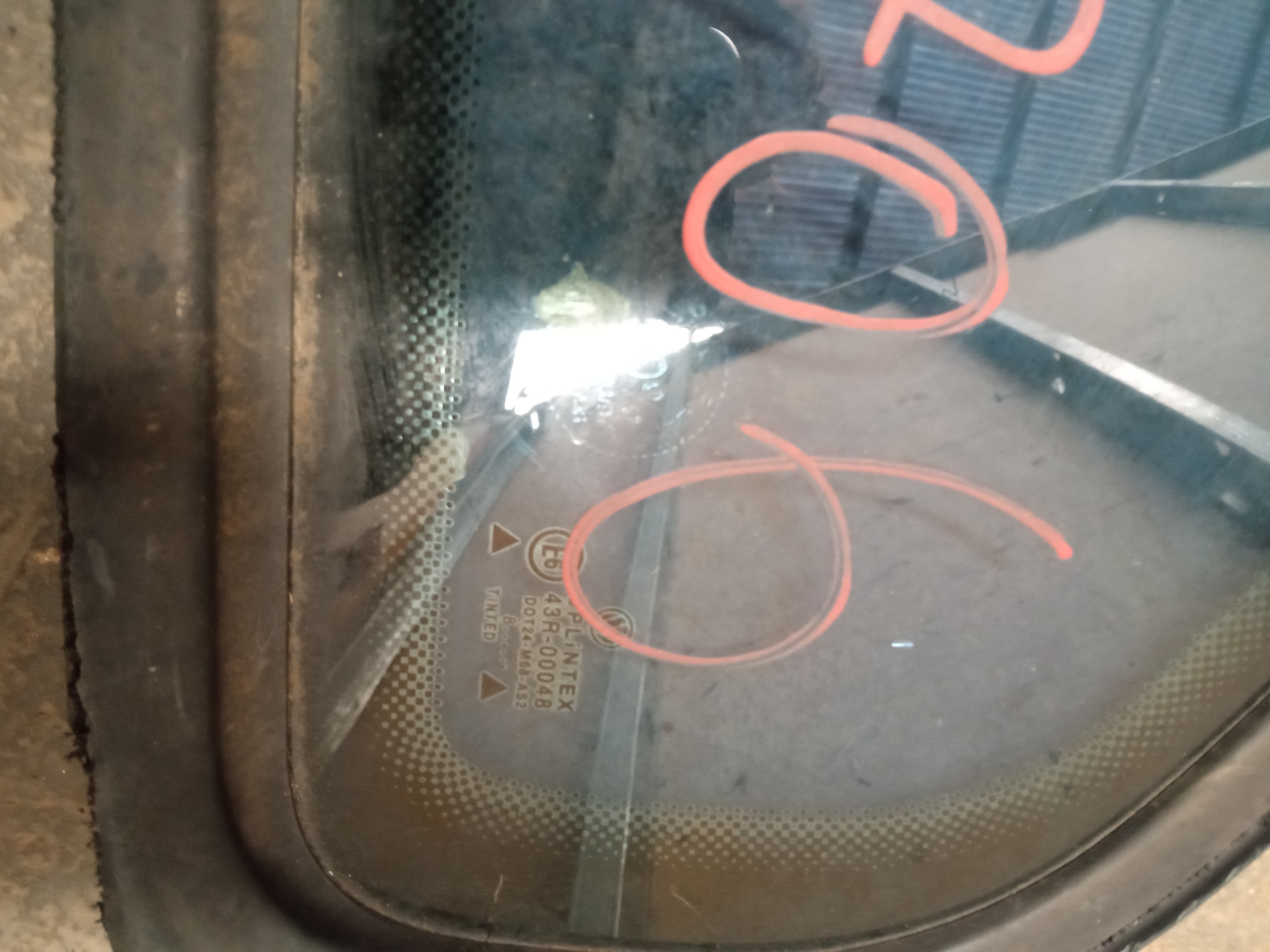 Vidro Fixo Traseiro Esquerdo Passat Alemão 1998/1999 Orig. 3